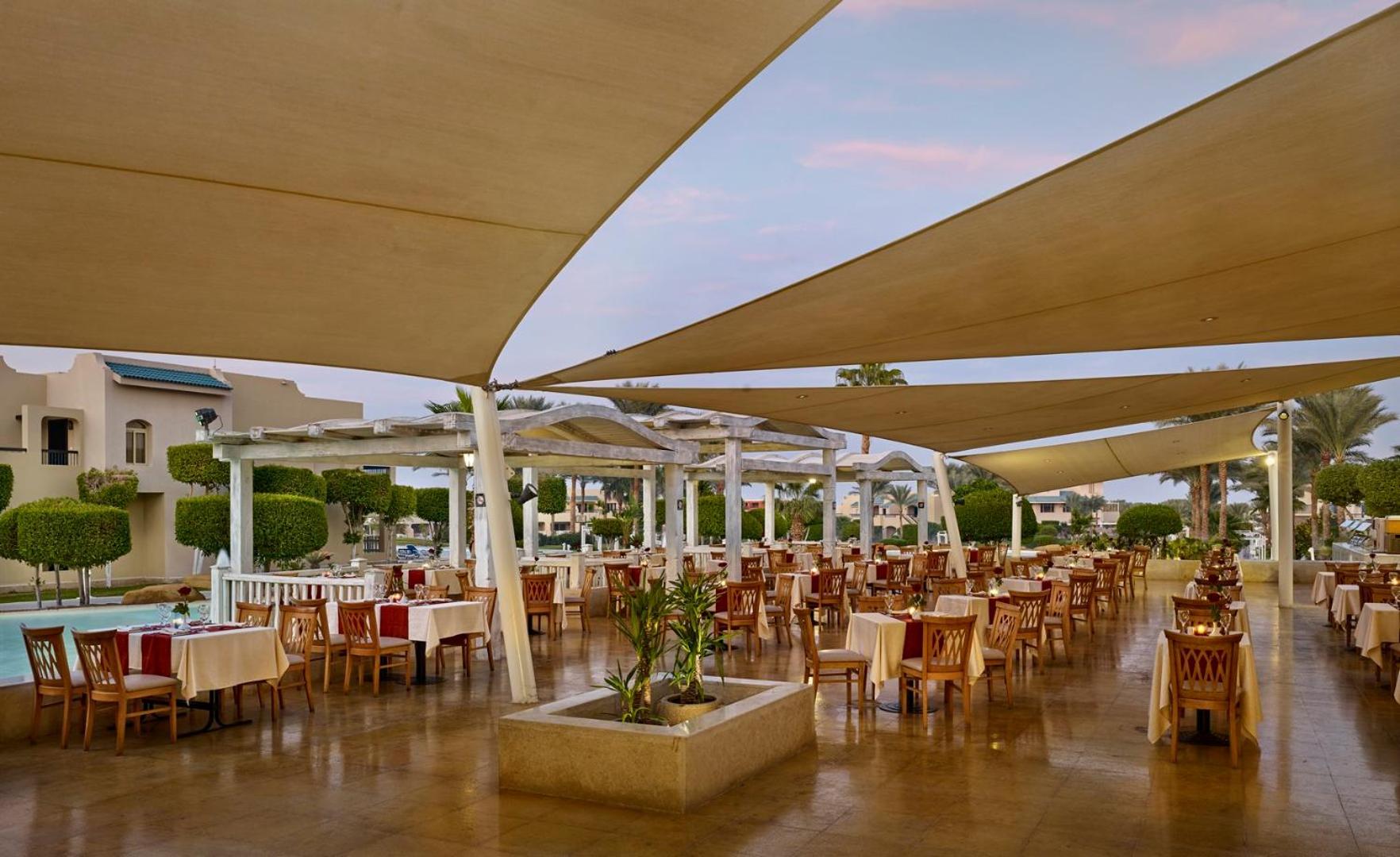 Coral Sea Holiday Resort & Aqua Park