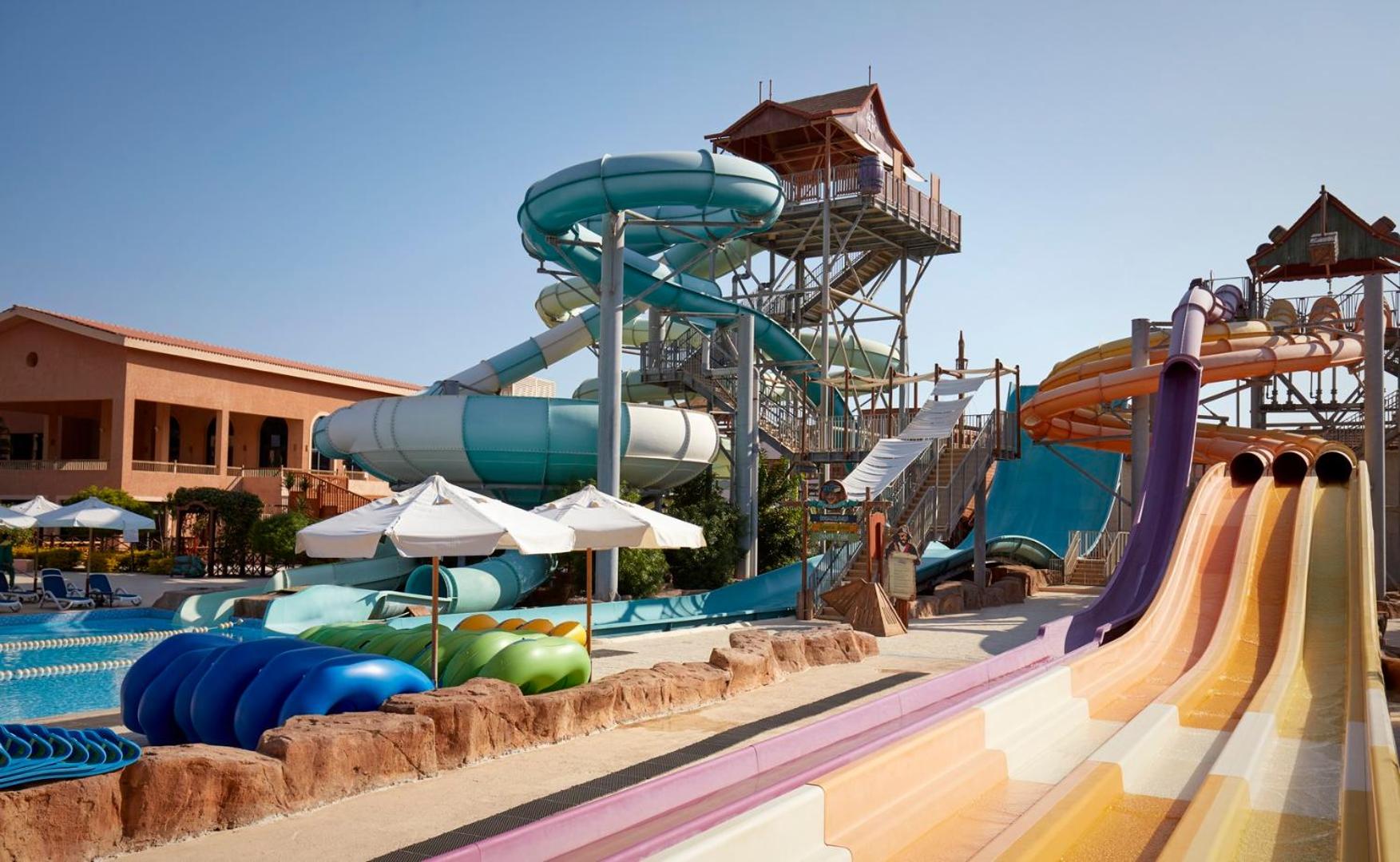 Coral Sea Holiday Resort & Aqua Park