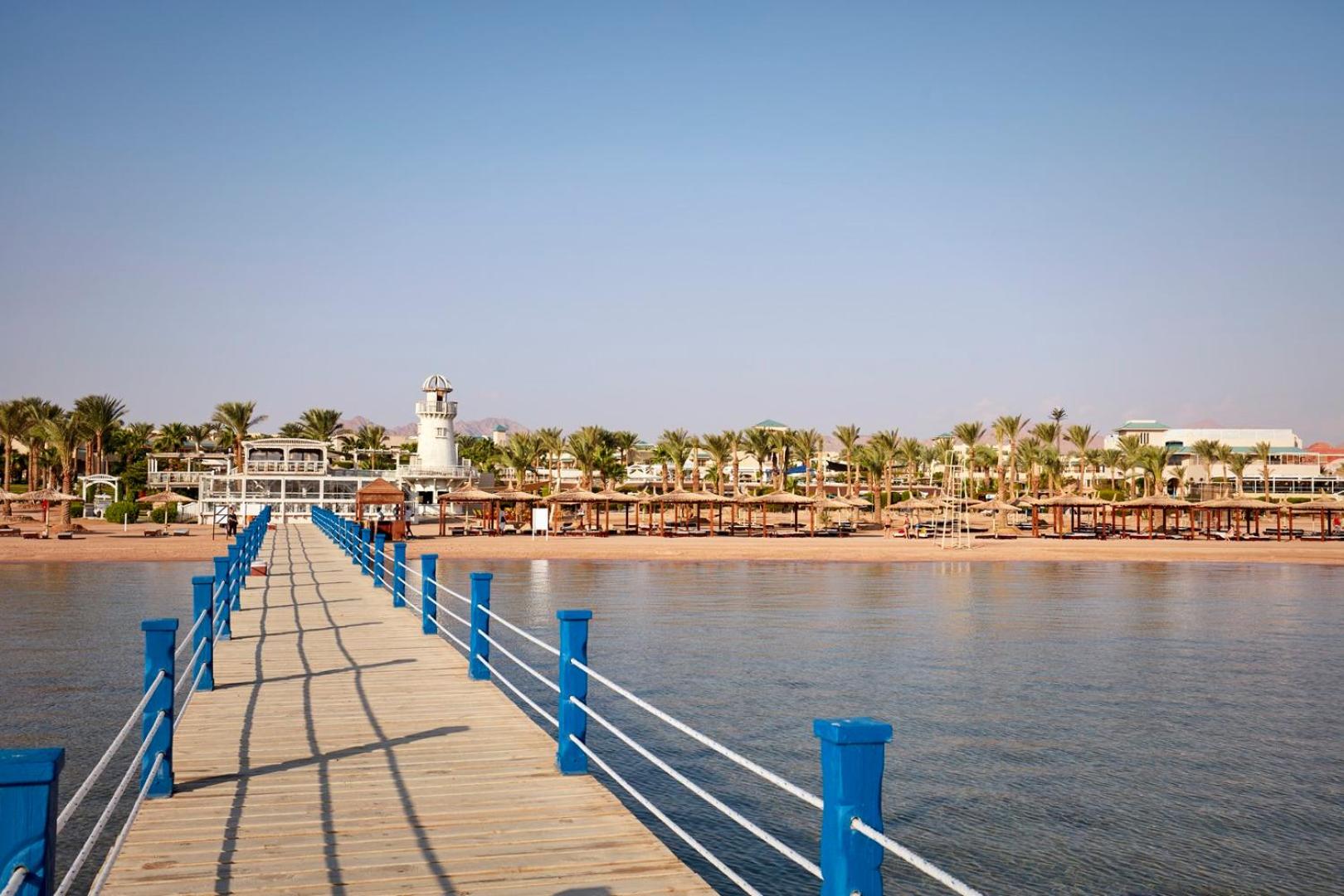 Coral Sea Holiday Resort & Aqua Park