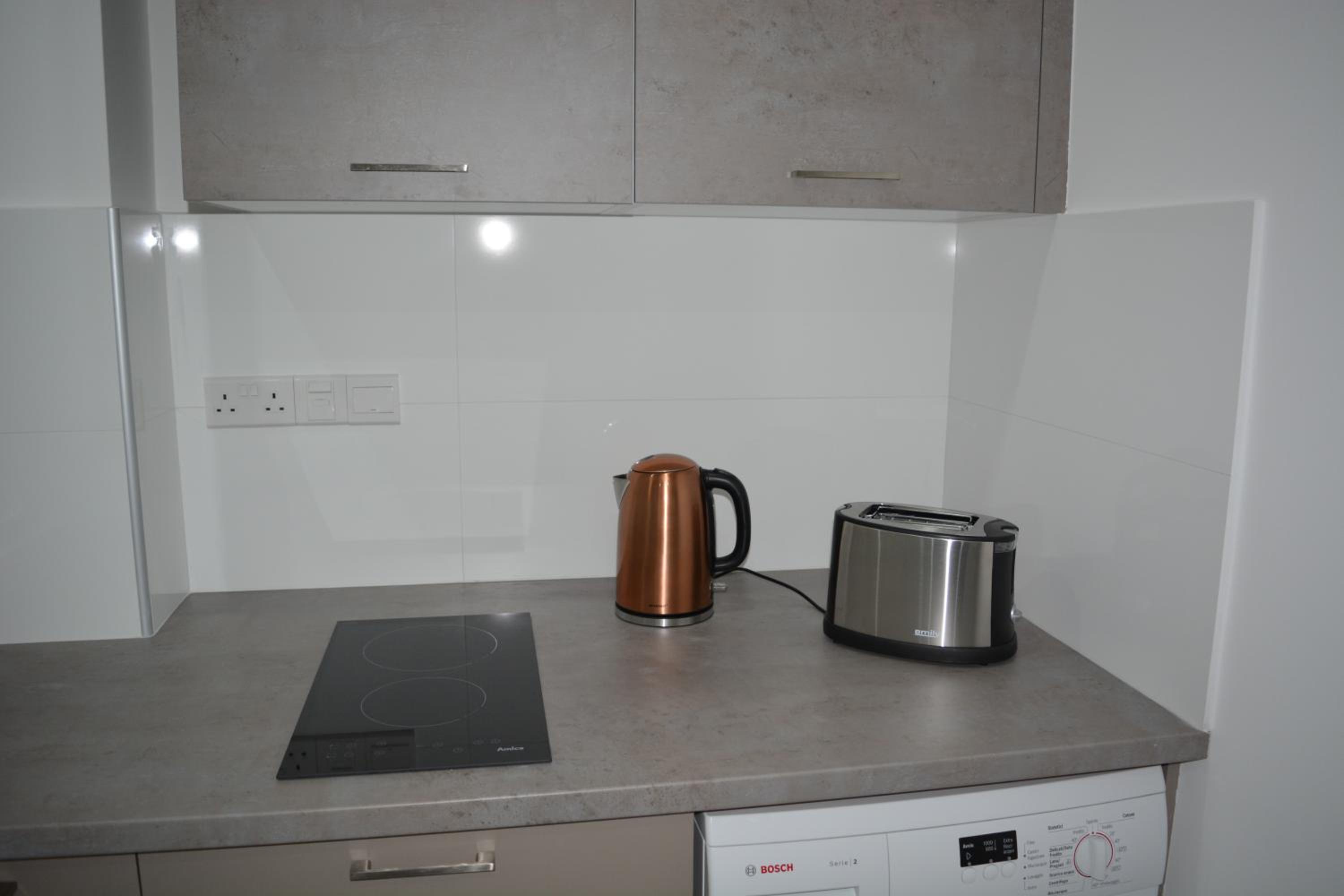 P.L Hermes Studios & Apartments