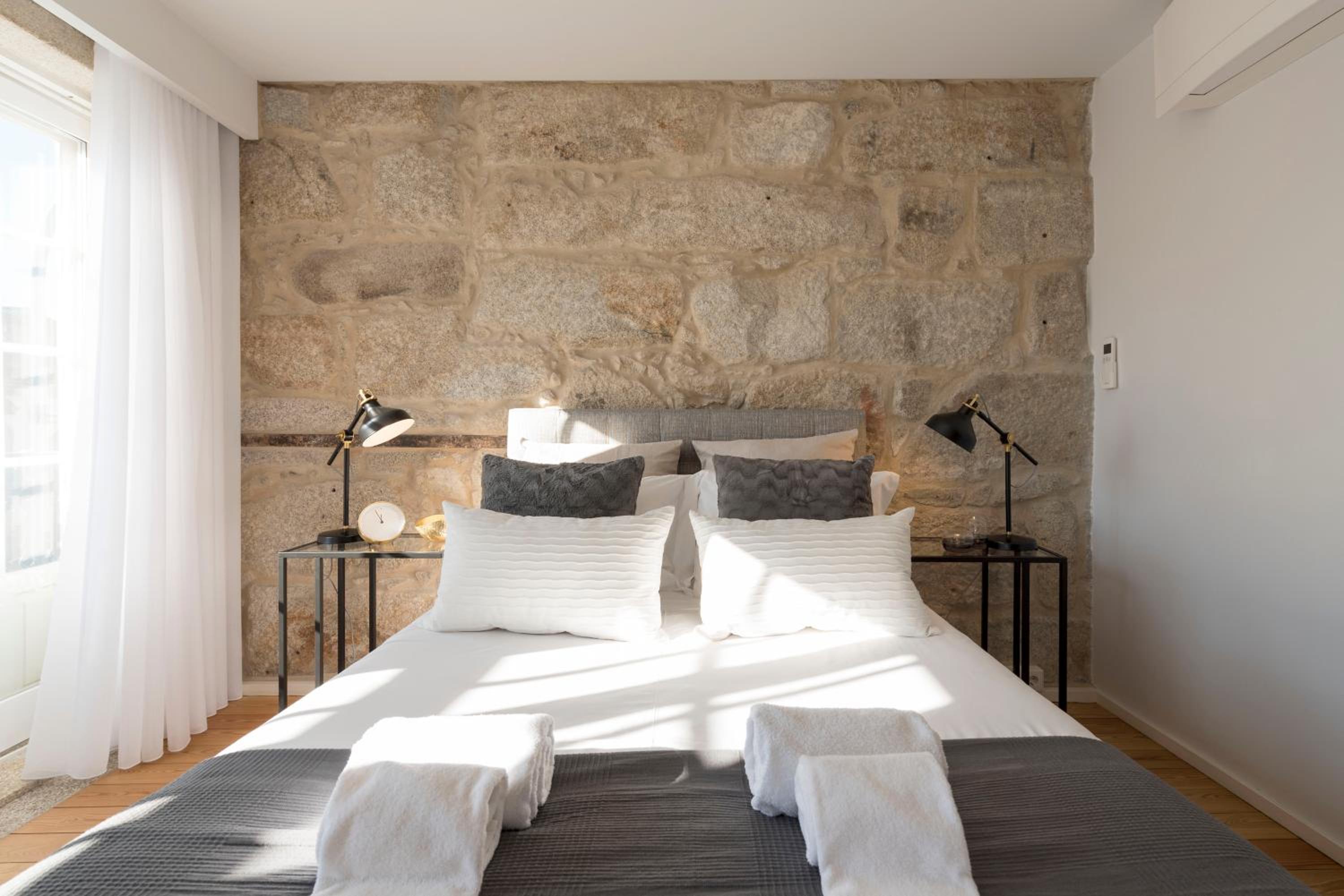 LovelyStay - Sao Domingos Apartment view 3