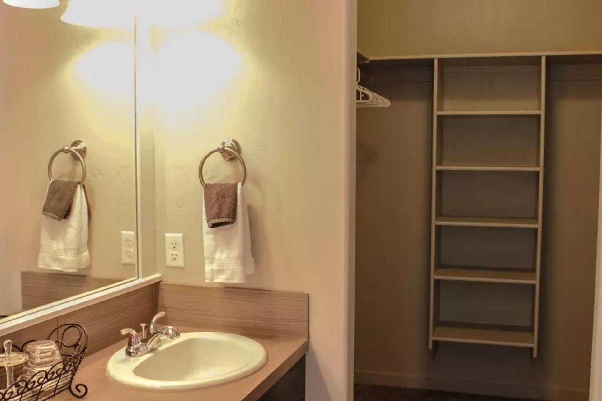 11203 Arch view 5
