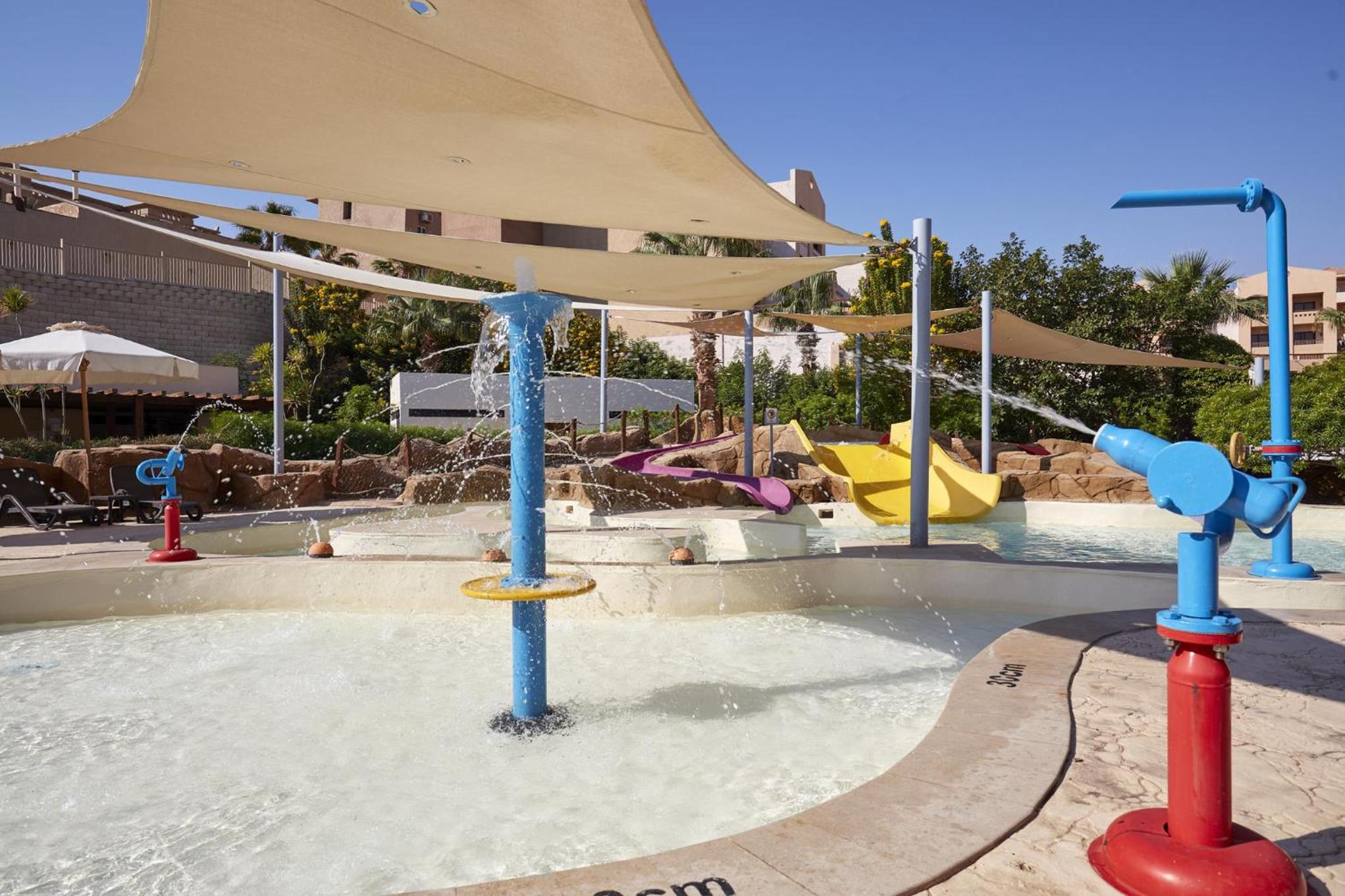 Coral Sea Holiday Resort & Aqua Park