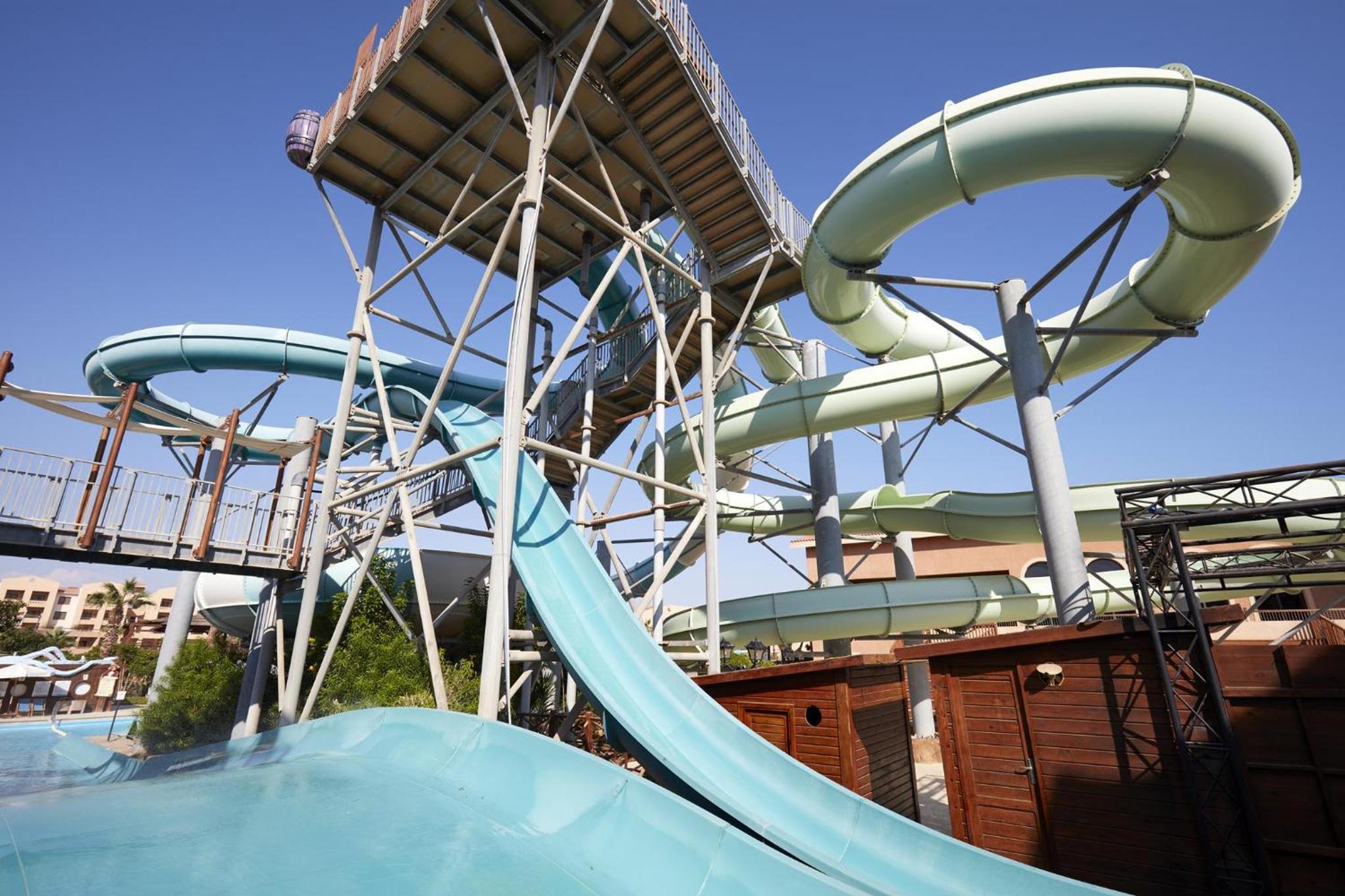 Coral Sea Holiday Resort & Aqua Park