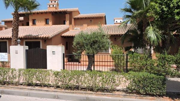 HL025 Luxury 3 bedroom villa with community pool view 2