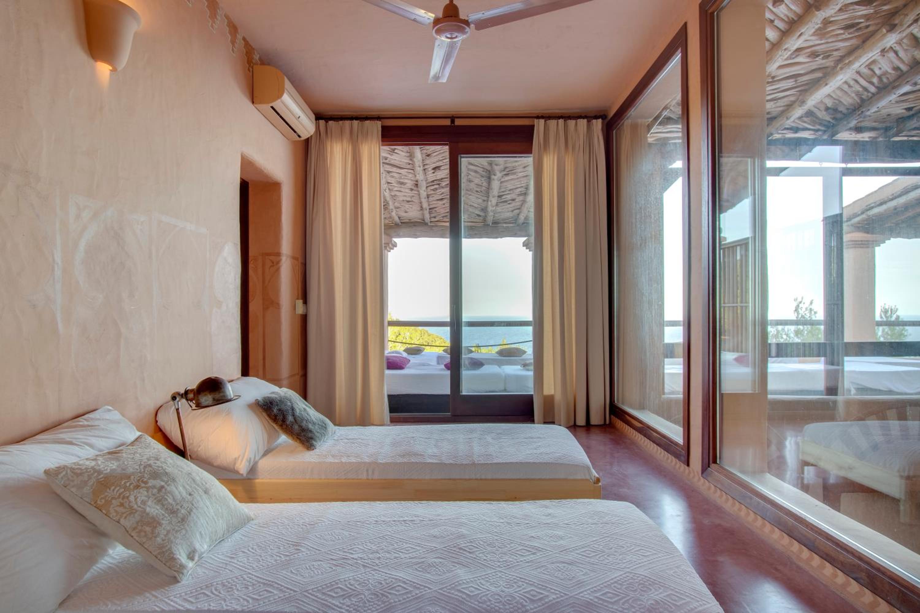 Casa Blanca view 4