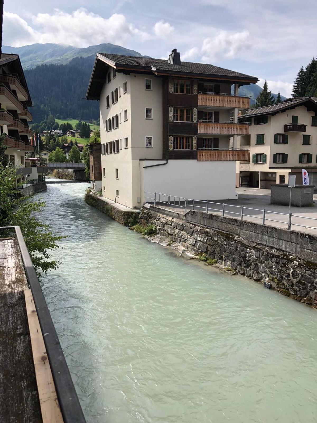 TOP LOCATION - Klosters center - 130m distance to ski lift Parsenn Gotschnabahn and railway station Klosters Platz - direct connection to Davos