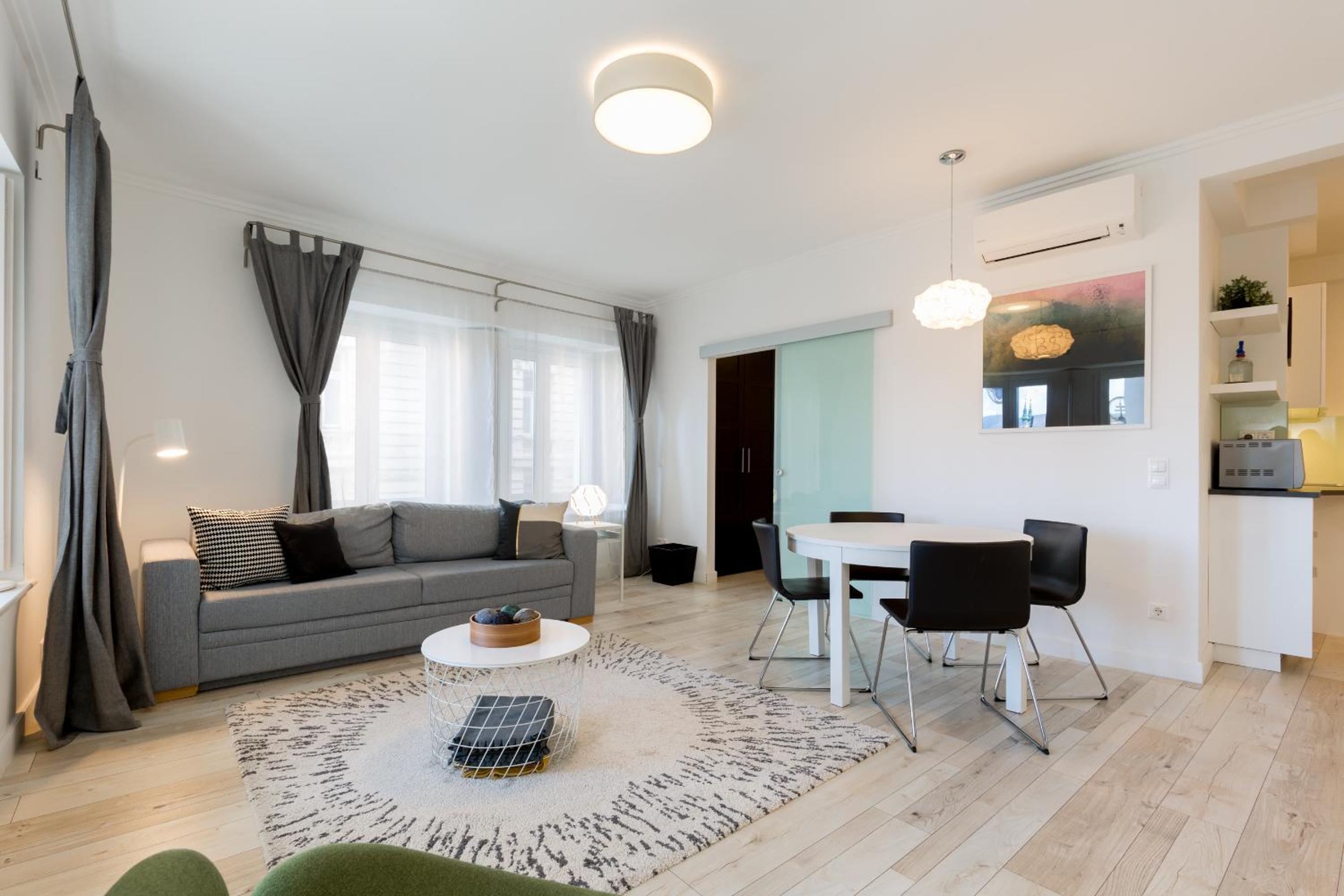 Parlament Panorama Luxury Apartman view 4