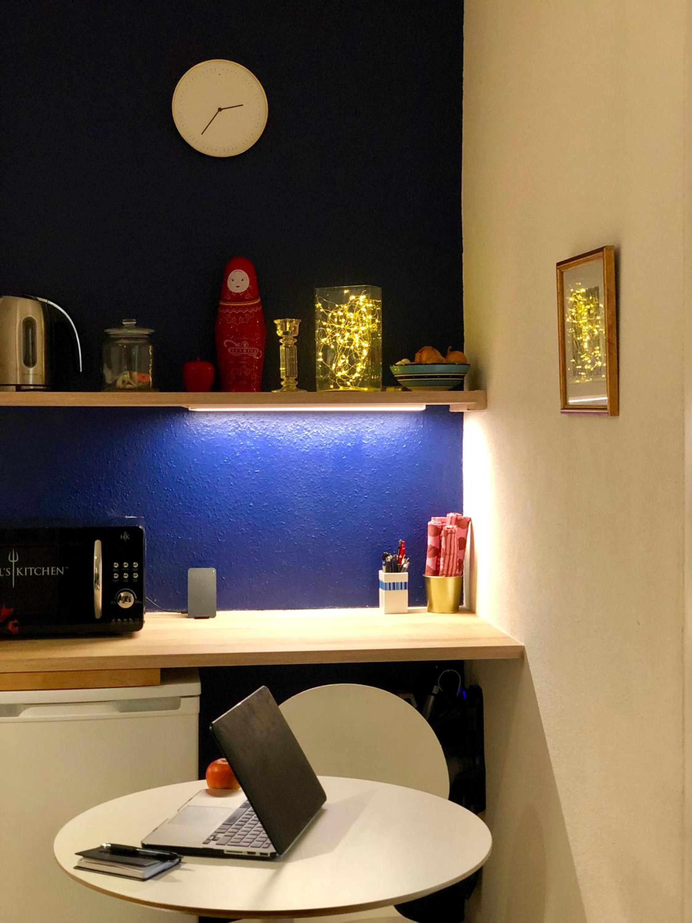 Cool & Central 2 bedroom in heart of Eaux-vives view 5