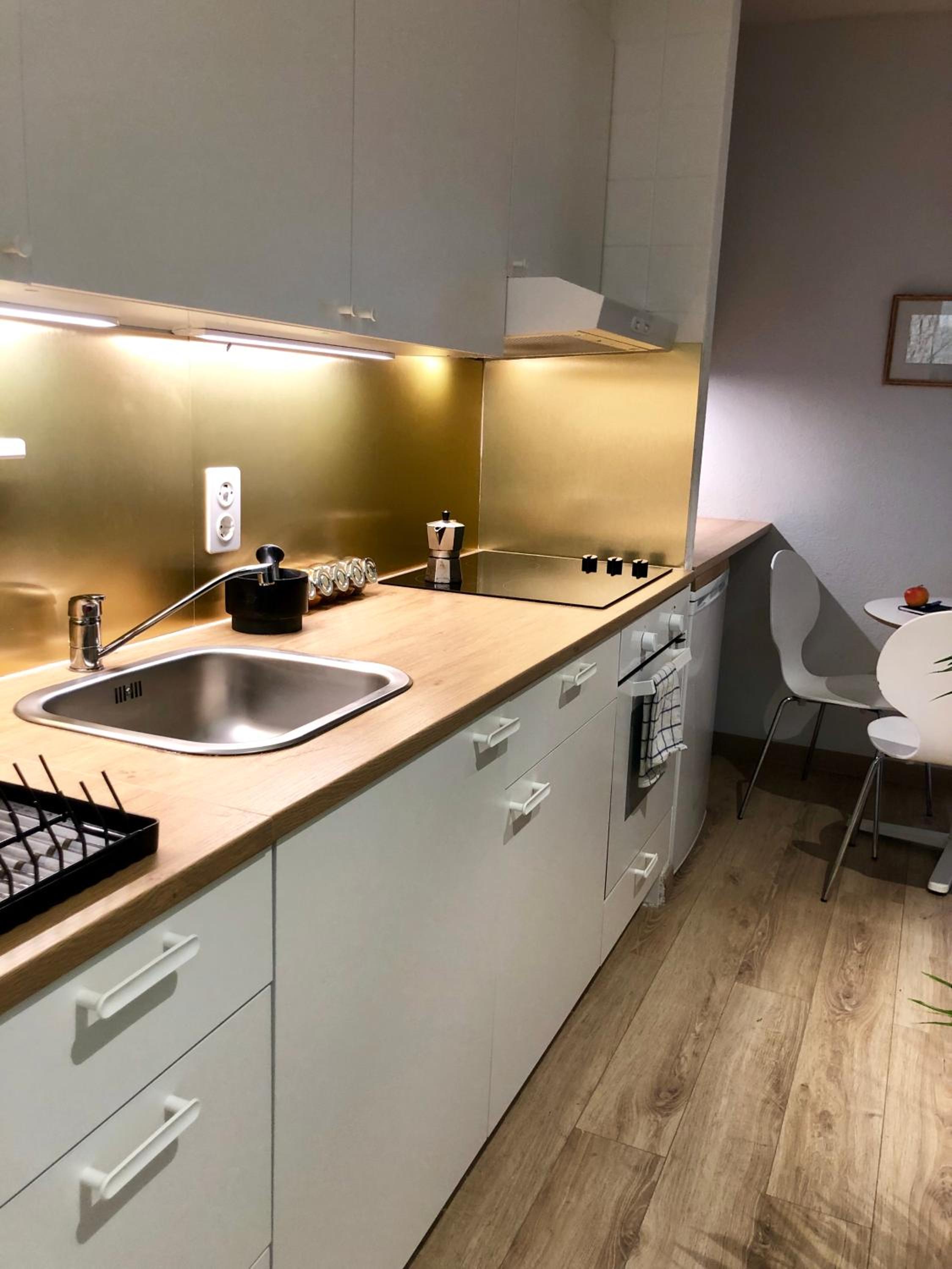 Cool & Central 2 bedroom in heart of Eaux-vives view 2