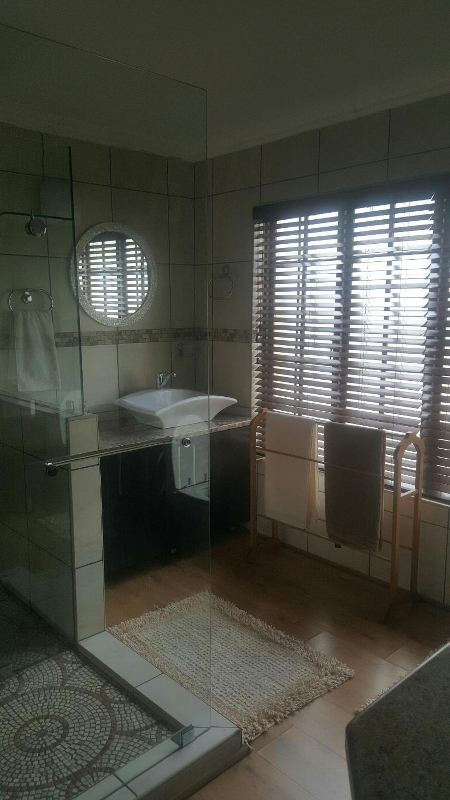 12 On Vaal Drive Guesthouse view 4