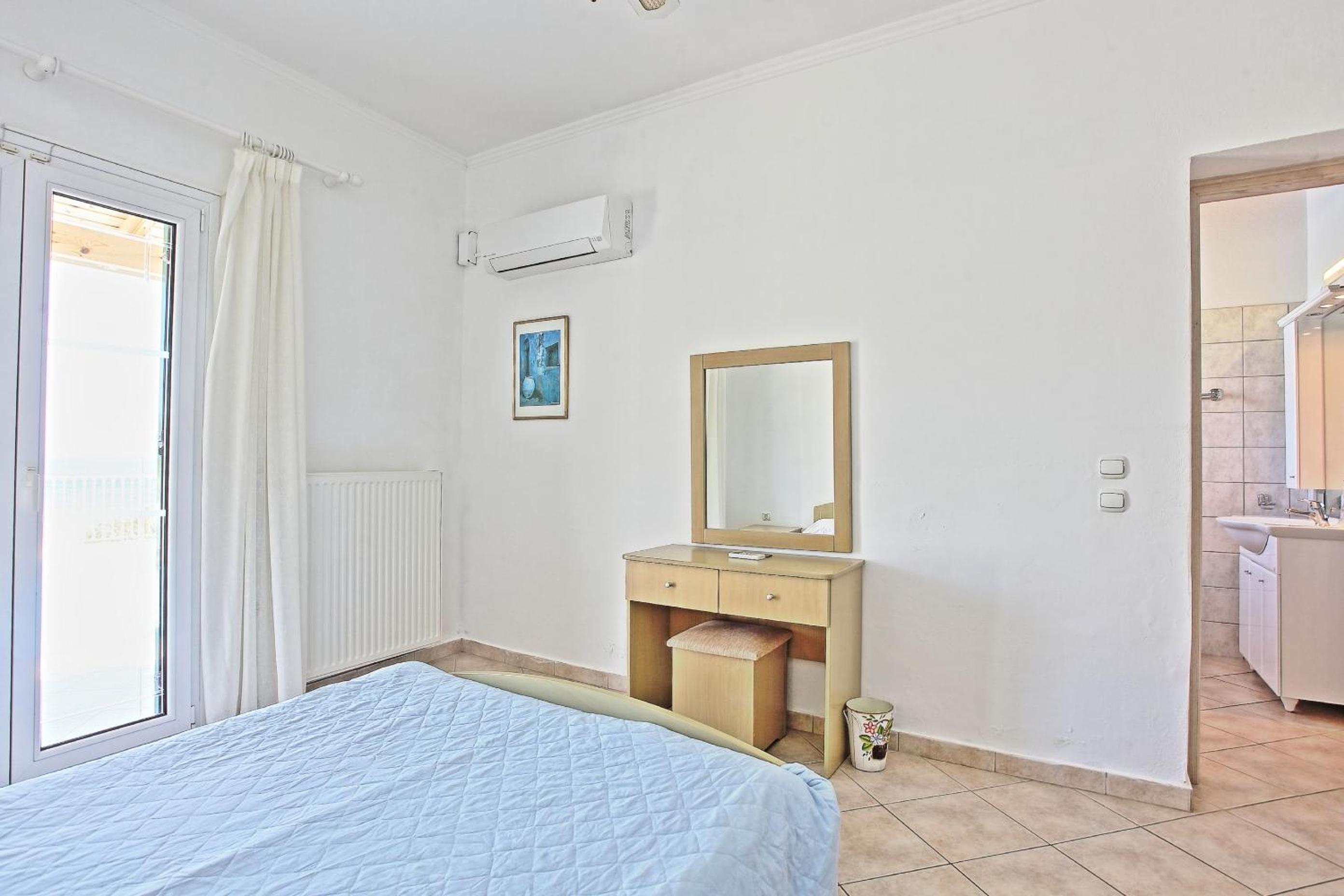 Beach Villa Oneiro en Apraos — hotel room