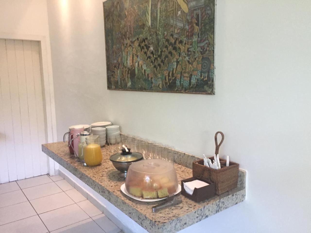 Praia da Ferradurinha Guest House