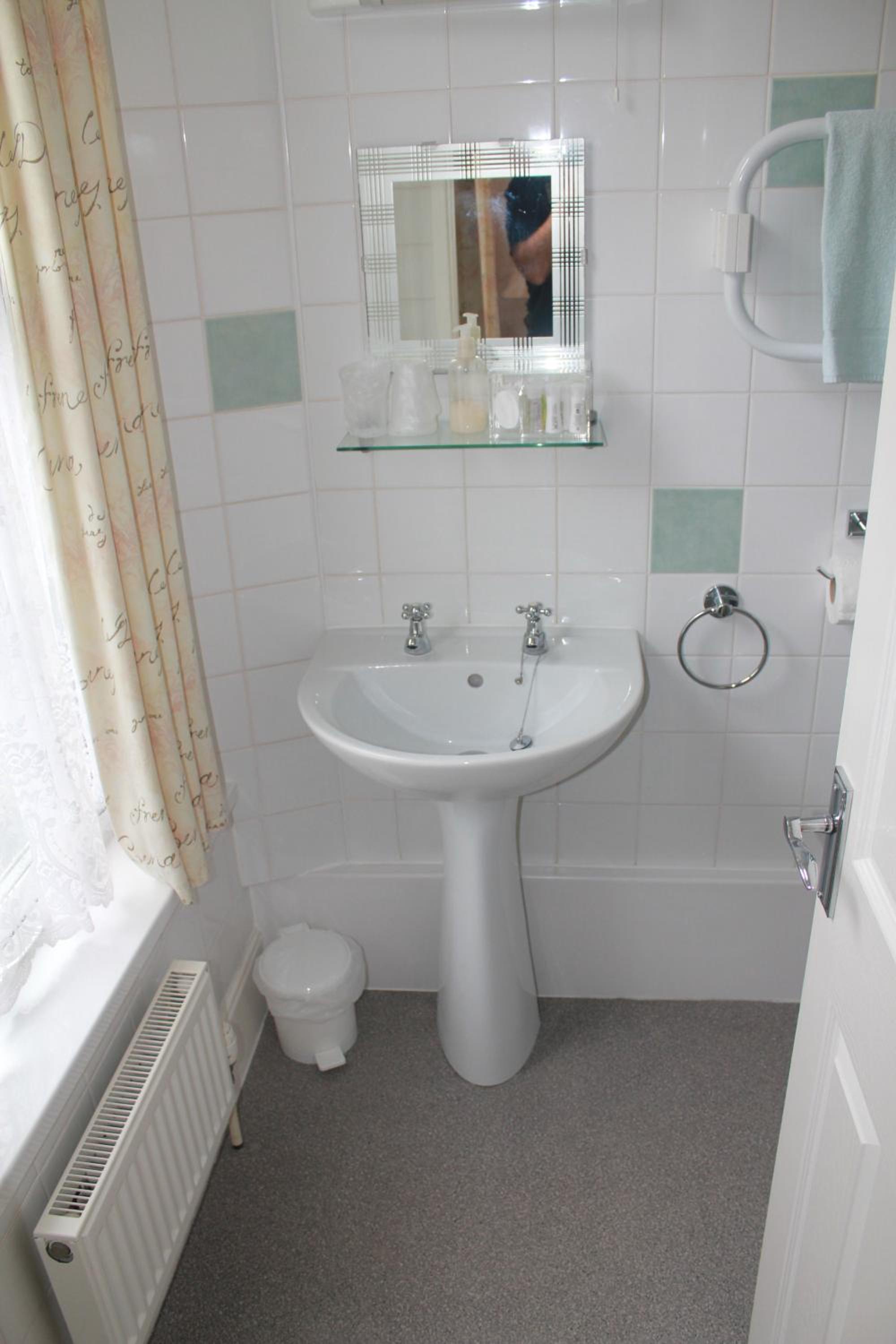 Tor Dean Guest House