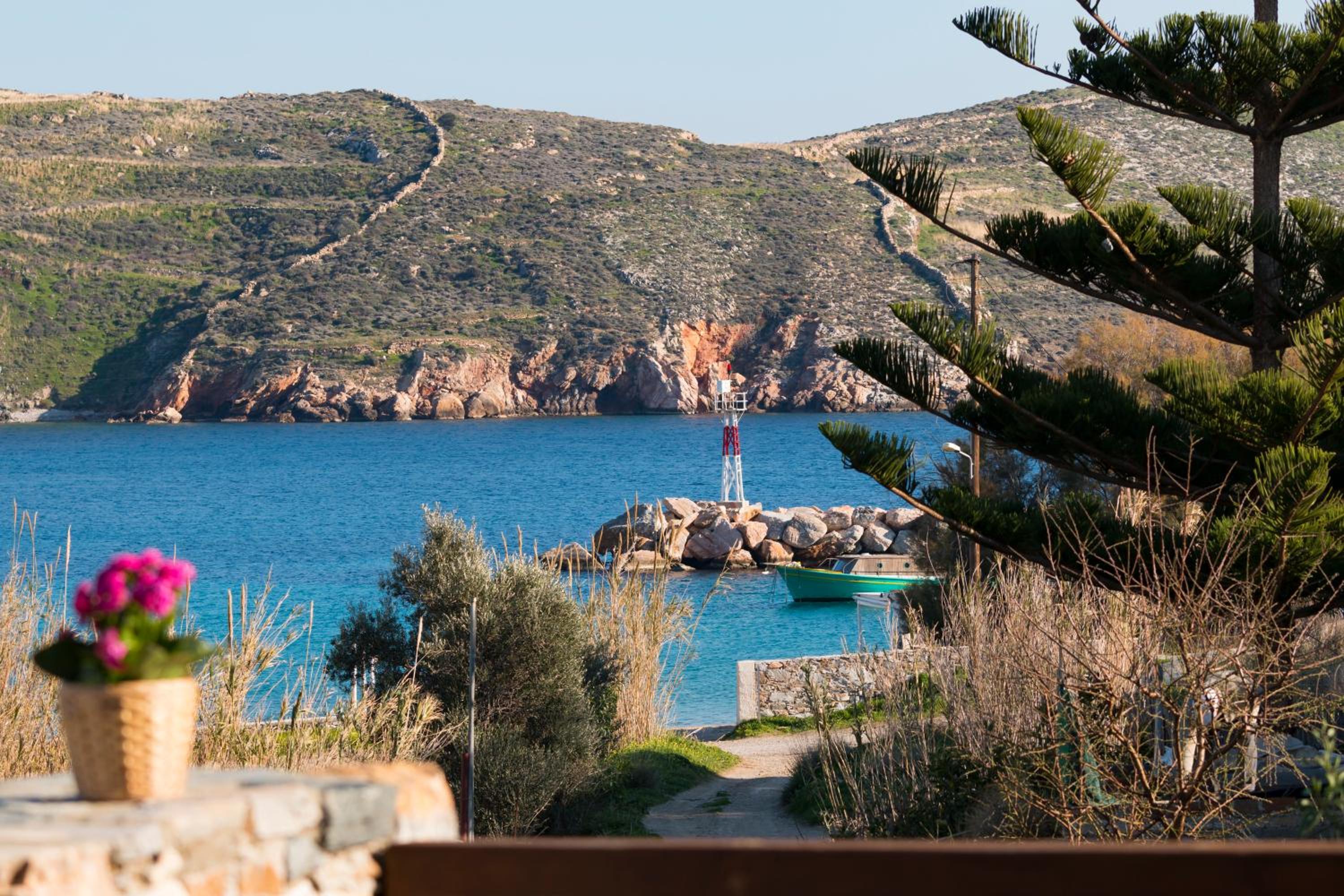 Syra Suites