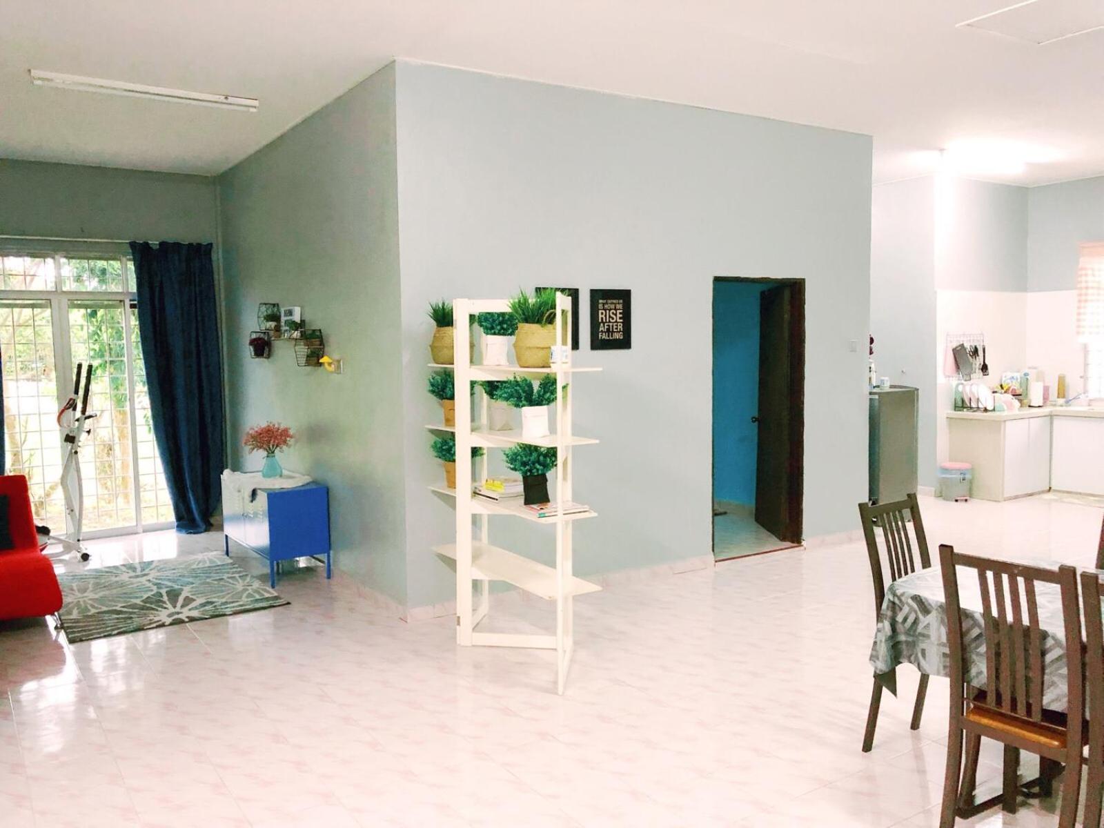 Deena Homestay (Utan Aji) photo 8