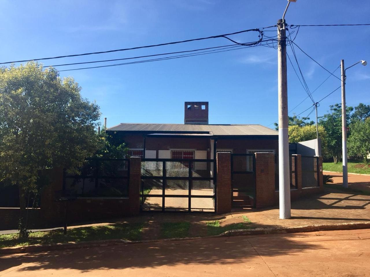 Casa con Garage Puerto Iguazú, zona residencial