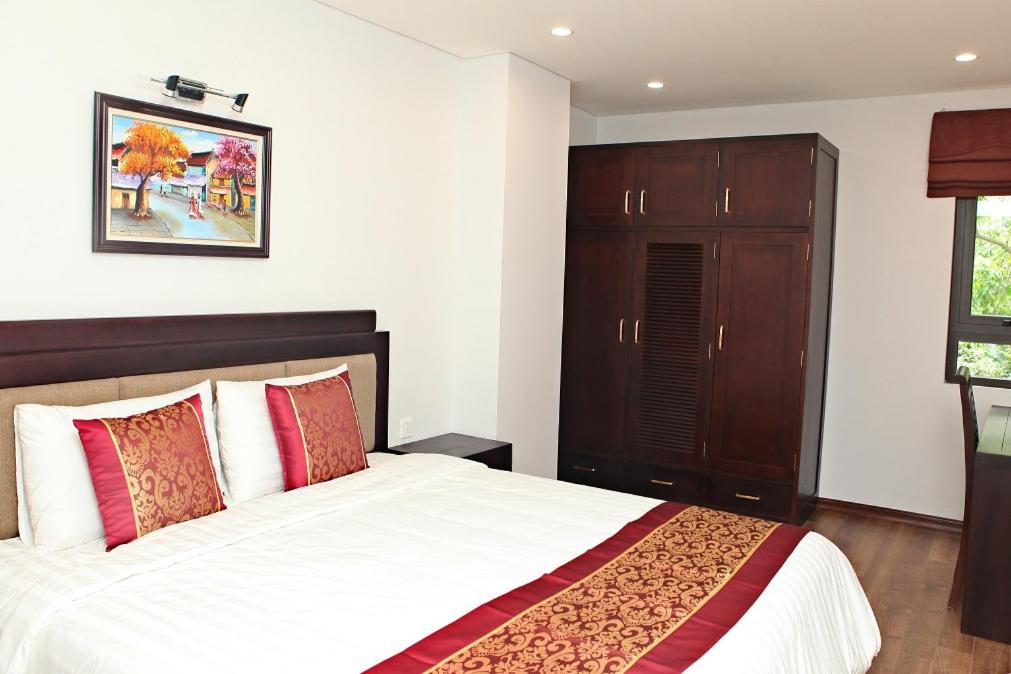 Monaco Building Double Queen Bedroom