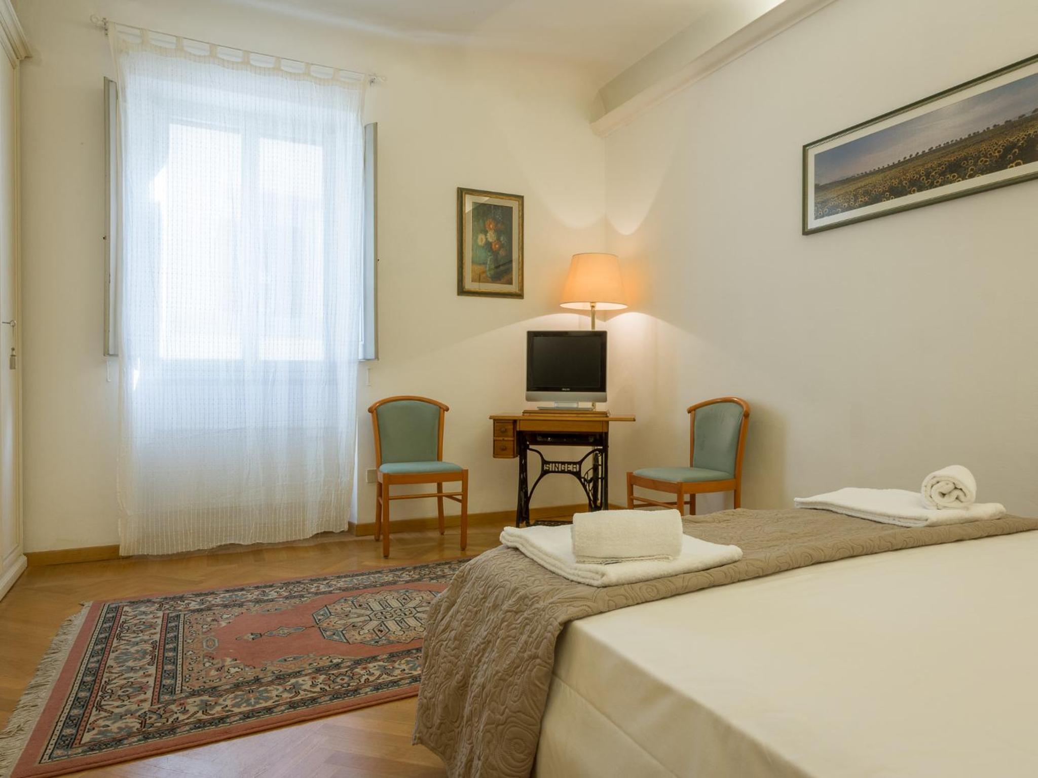 Paolo and Carlotta's Home - large and central apartment between two nice parks