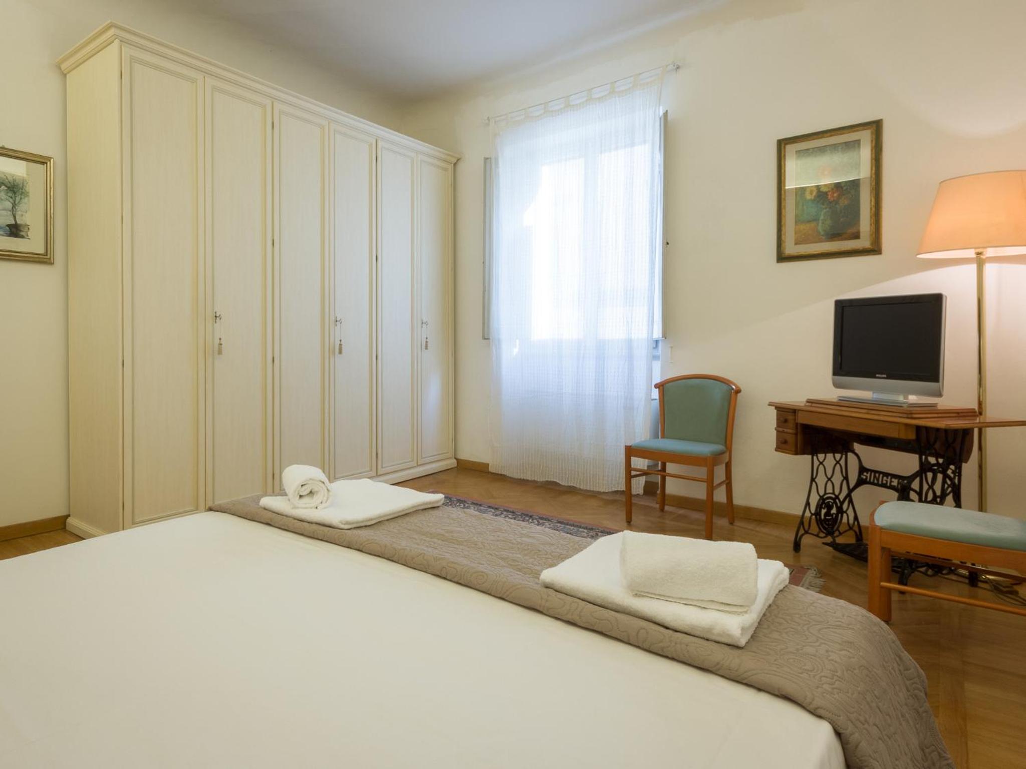 Paolo and Carlotta's Home - large and central apartment between two nice parks