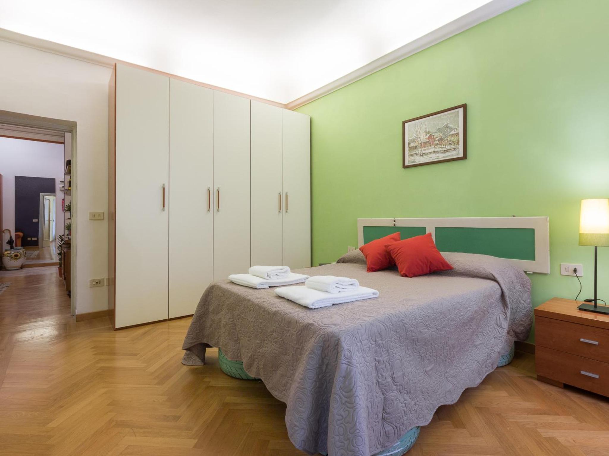 Paolo and Carlotta's Home - large and central apartment between two nice parks