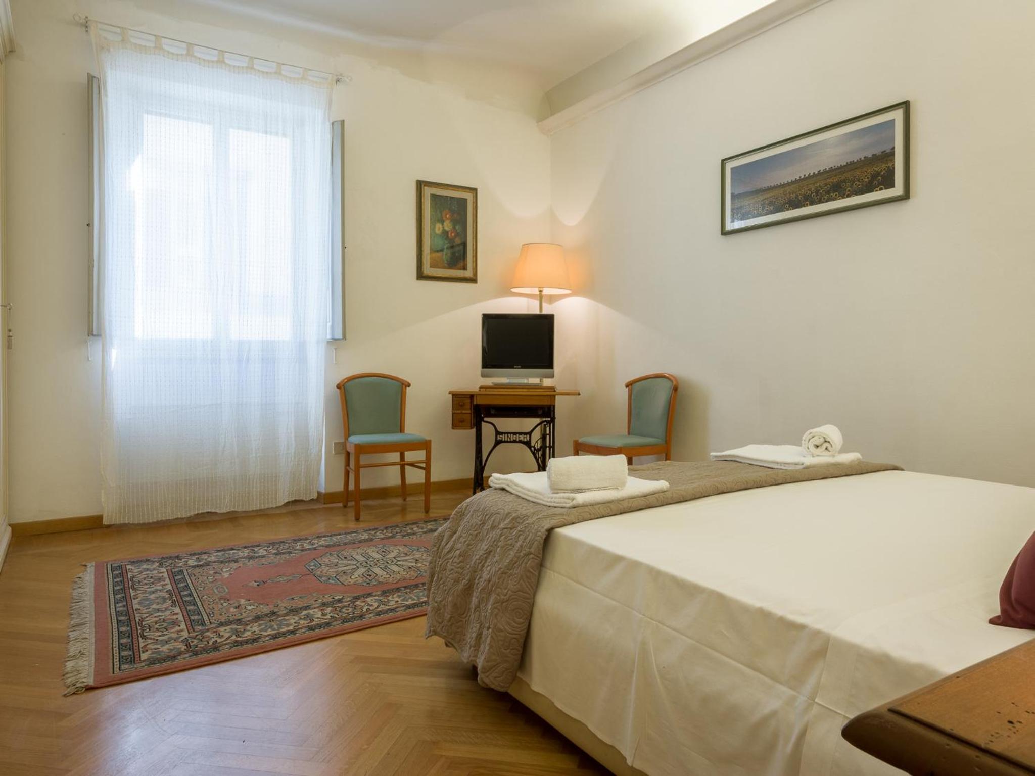 Paolo and Carlotta's Home - large and central apartment between two nice parks