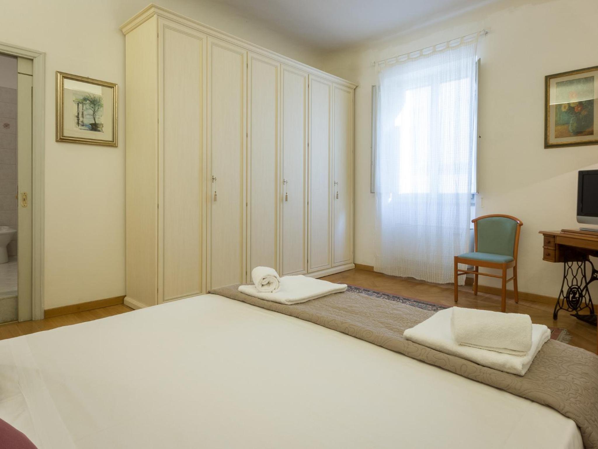 Paolo and Carlotta's Home - large and central apartment between two nice parks