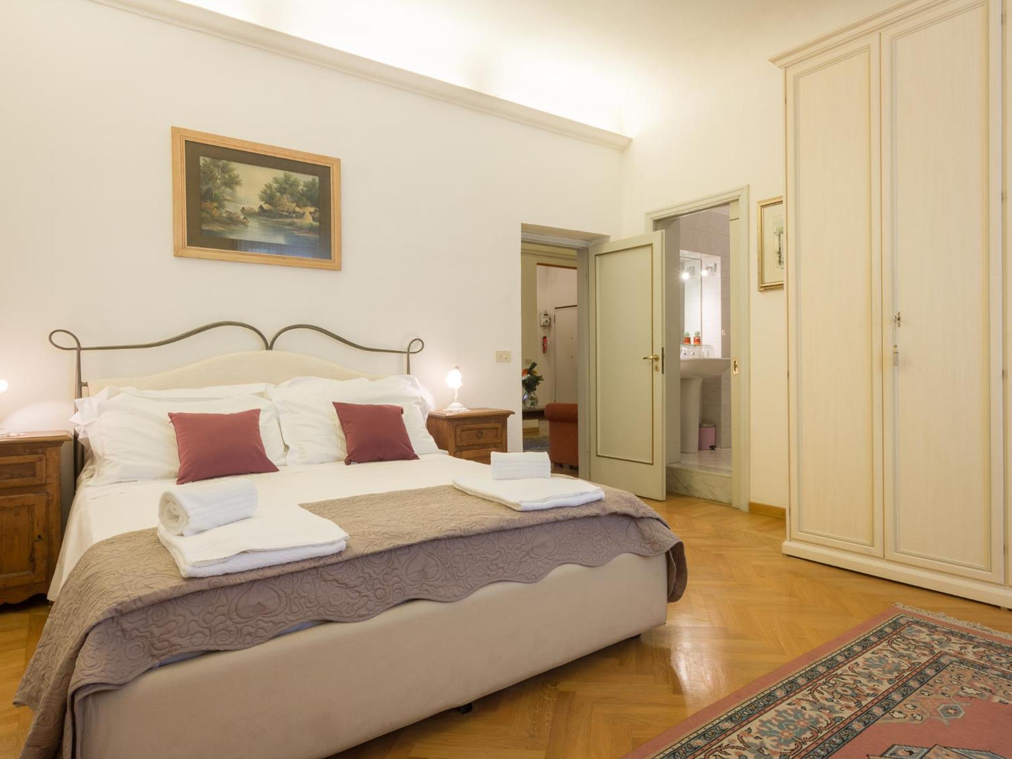 Paolo and Carlotta's Home - large and central apartment between two nice parks