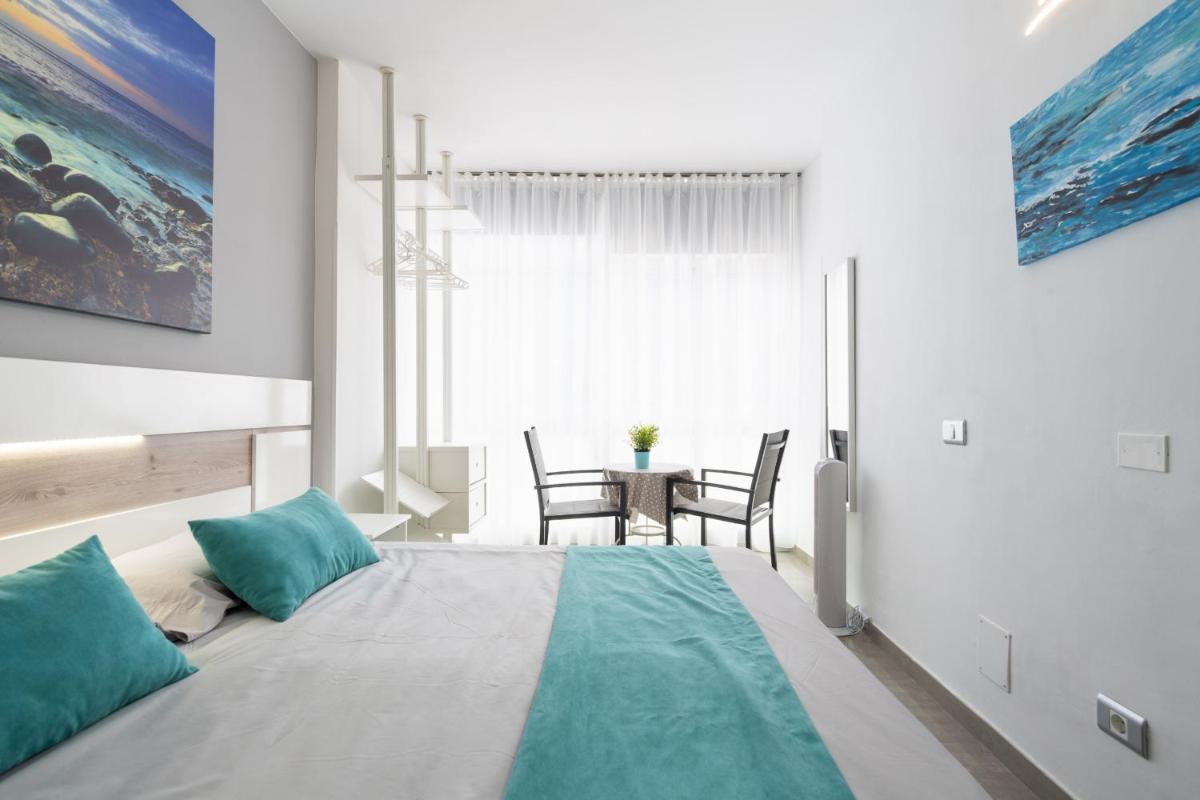 1st Line Studio Las Canteras Beach - Wifi photo 3