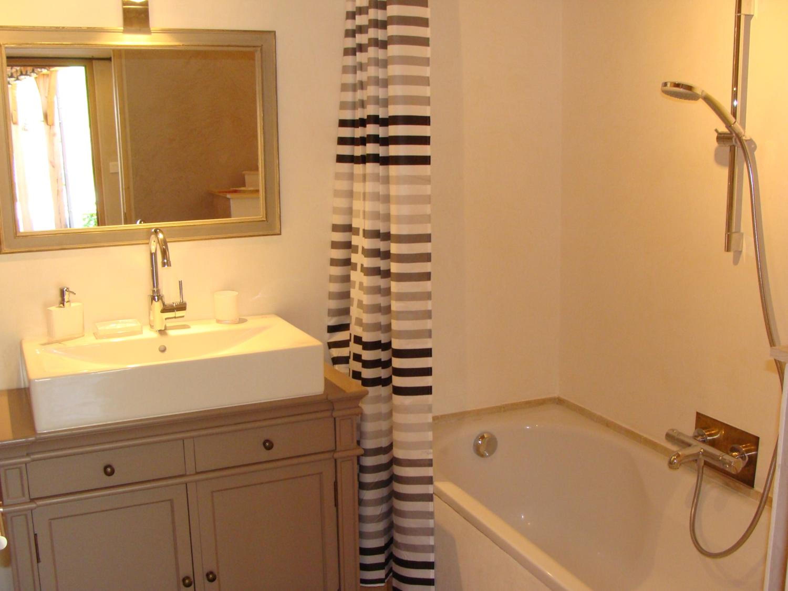 Photo 46