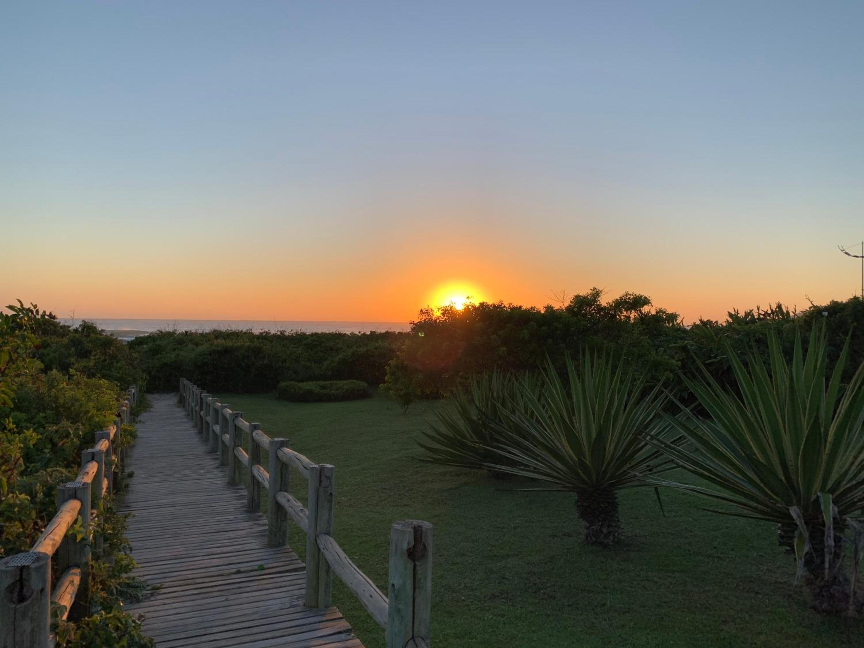 CASA 100 MTS DA PRAIA!