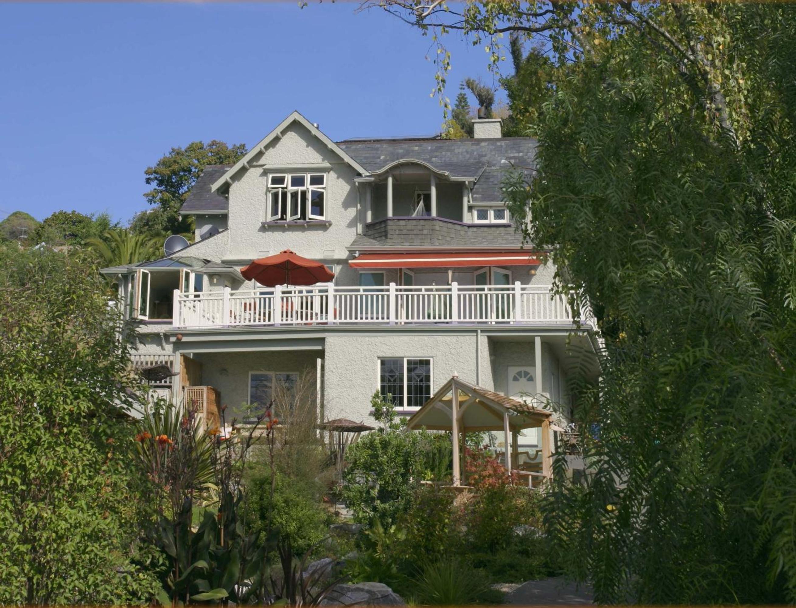 Joya Garden & Villa Studios