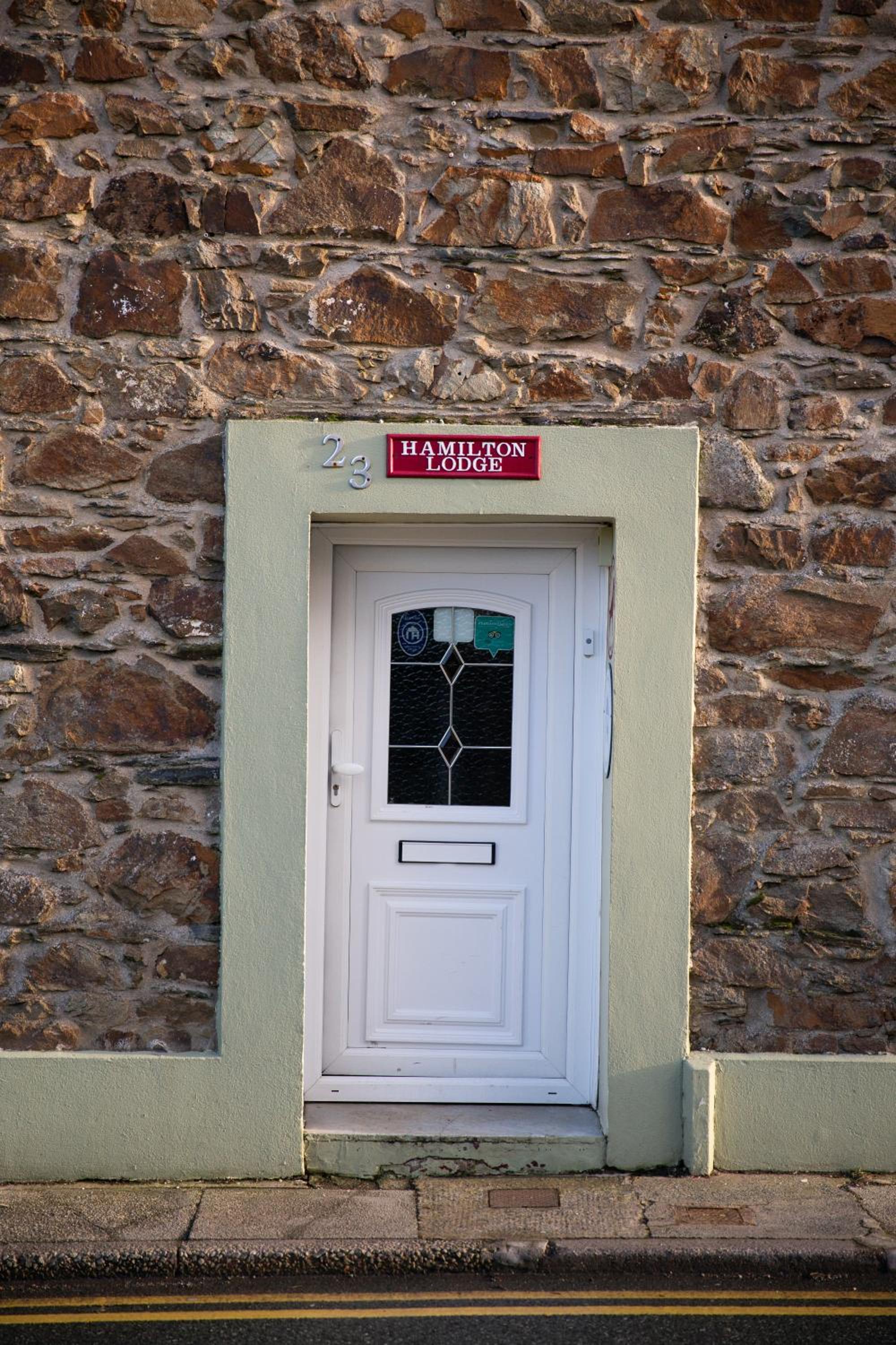 Hotel Hamilton Lodge - Cottage sleeps 8 - Image 1