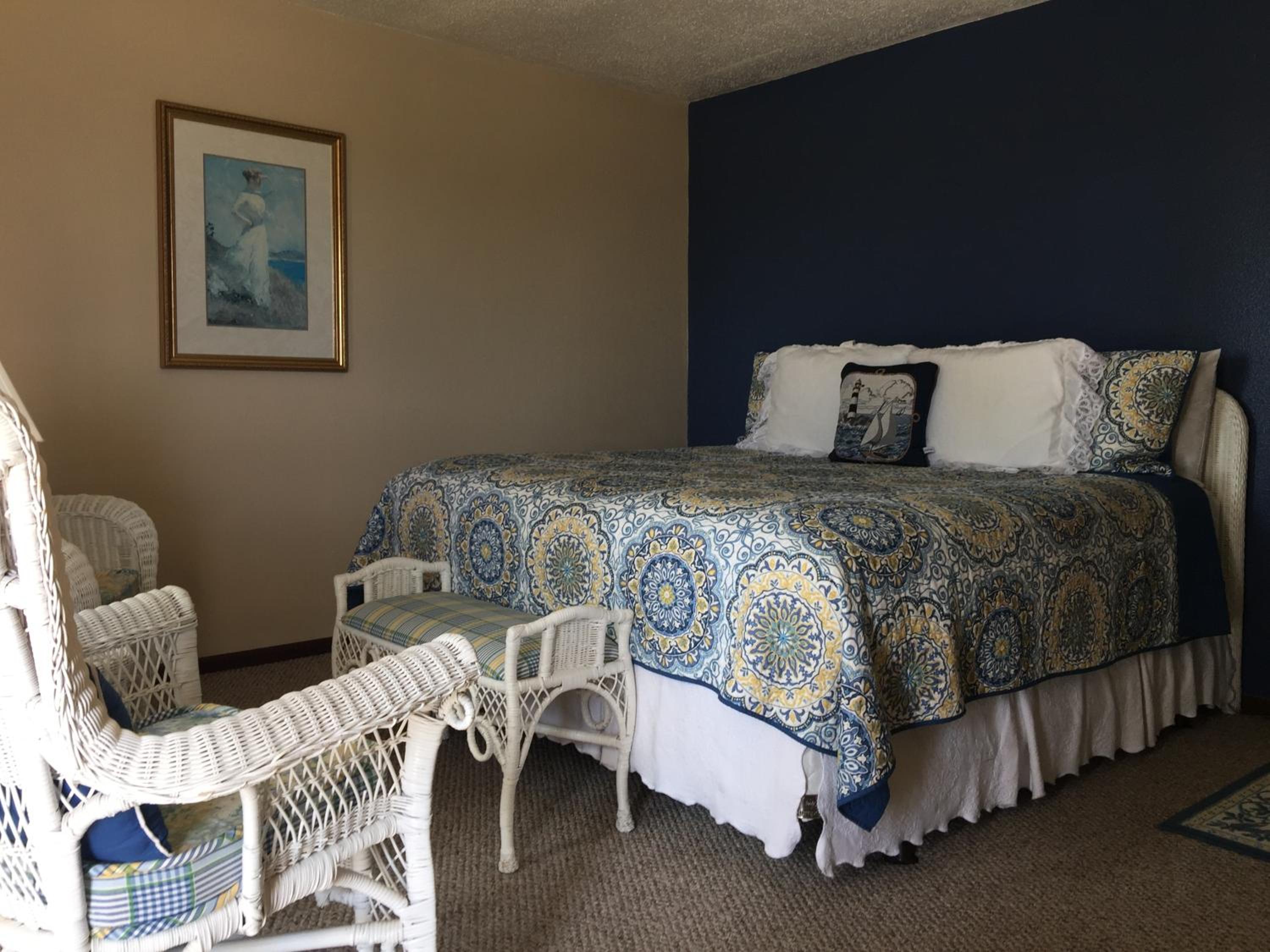 Crest Country Inn