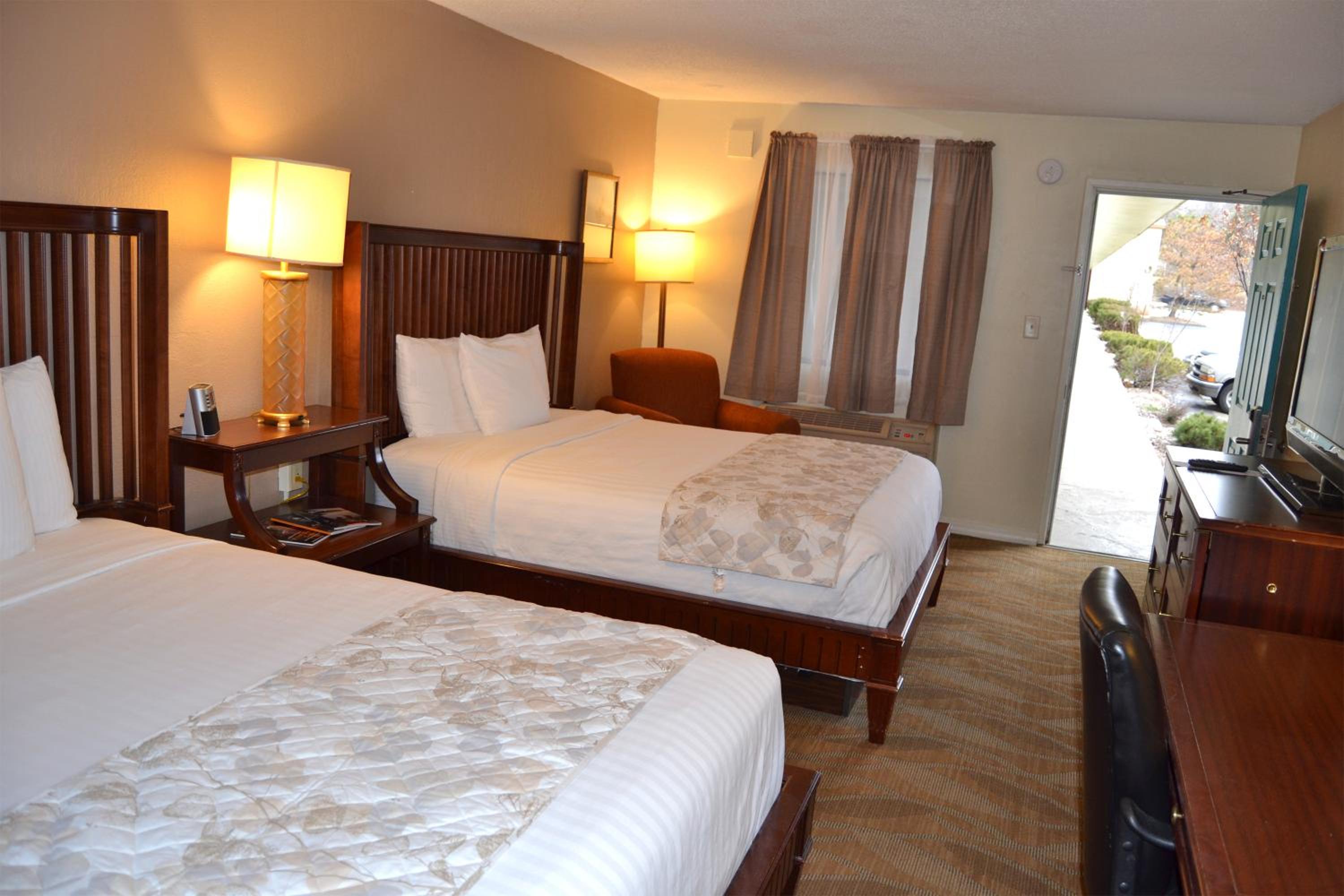 Cascades Inn