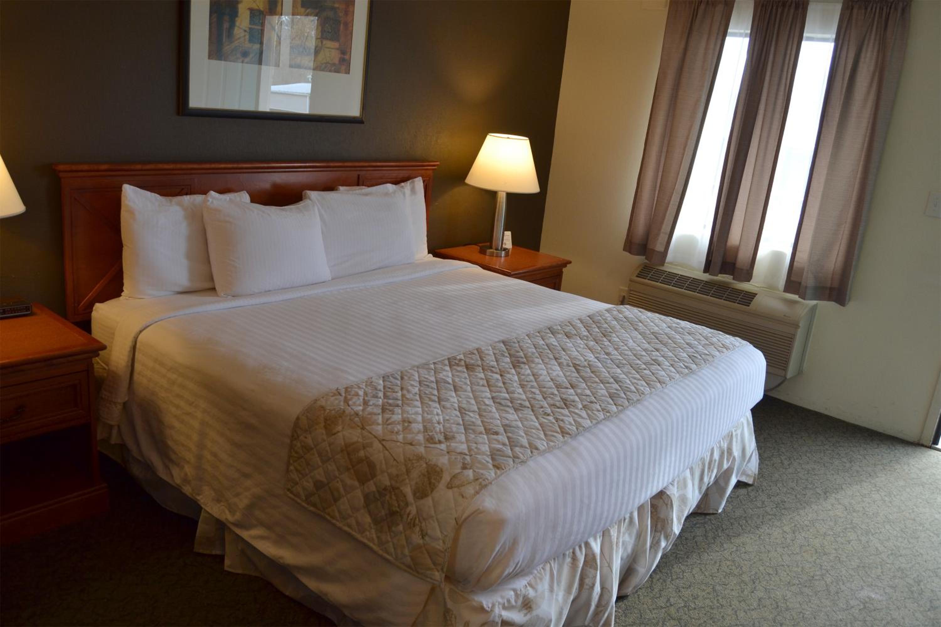 Cascades Inn