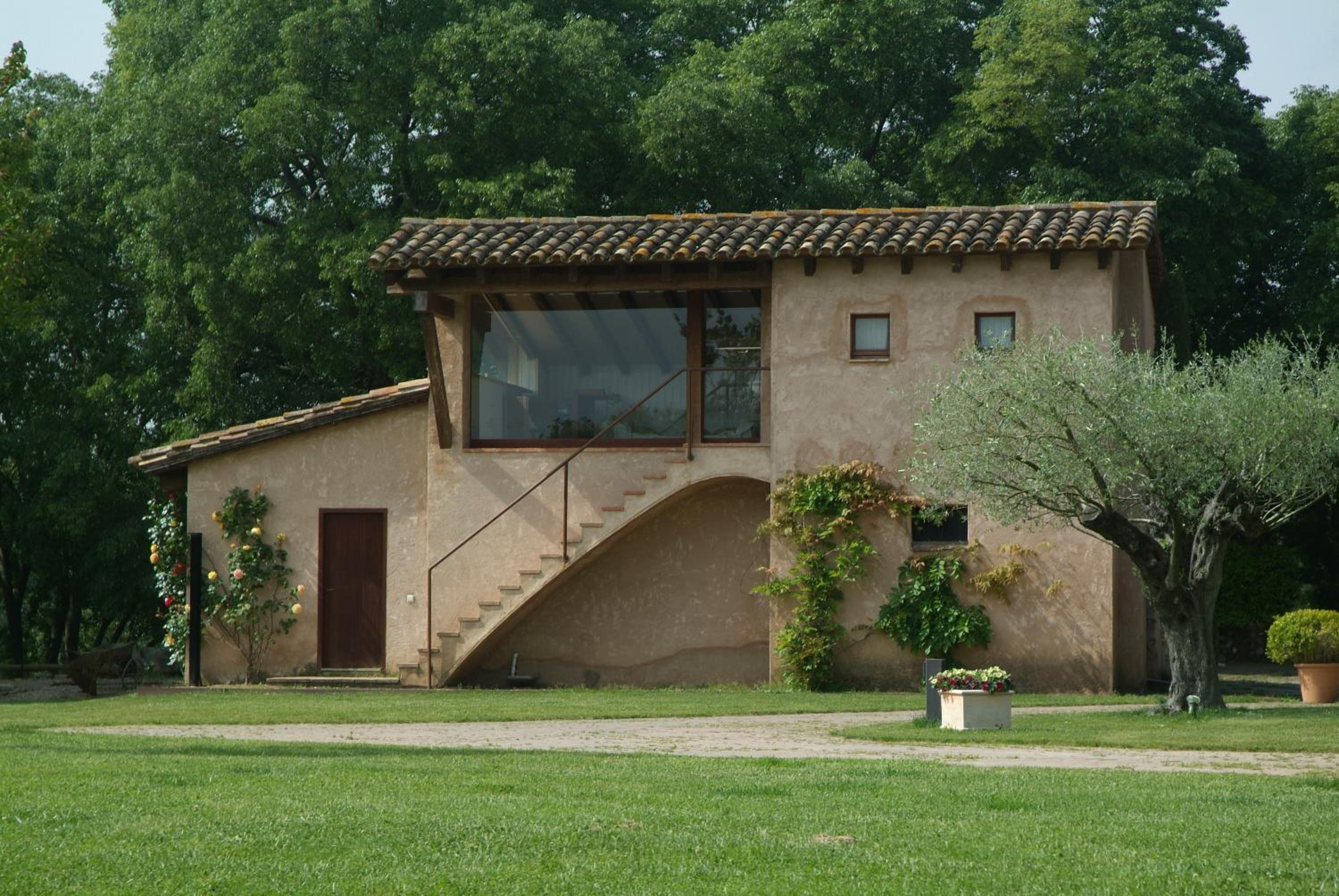 Luxuriously restored farmhouse near Girona in the heart of Catalunya