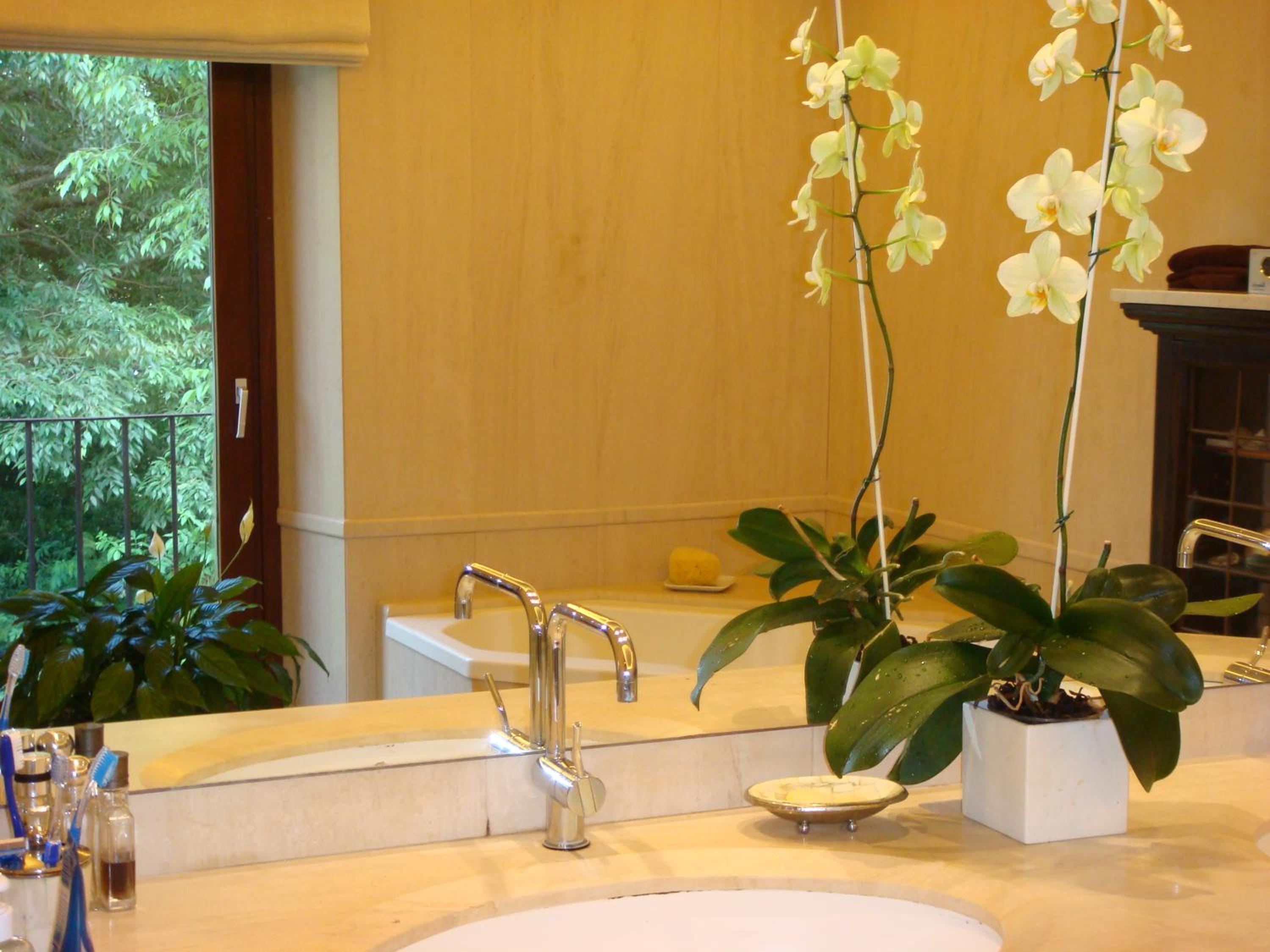 Luxuriously restored farmhouse near Girona in the heart of Catalunya