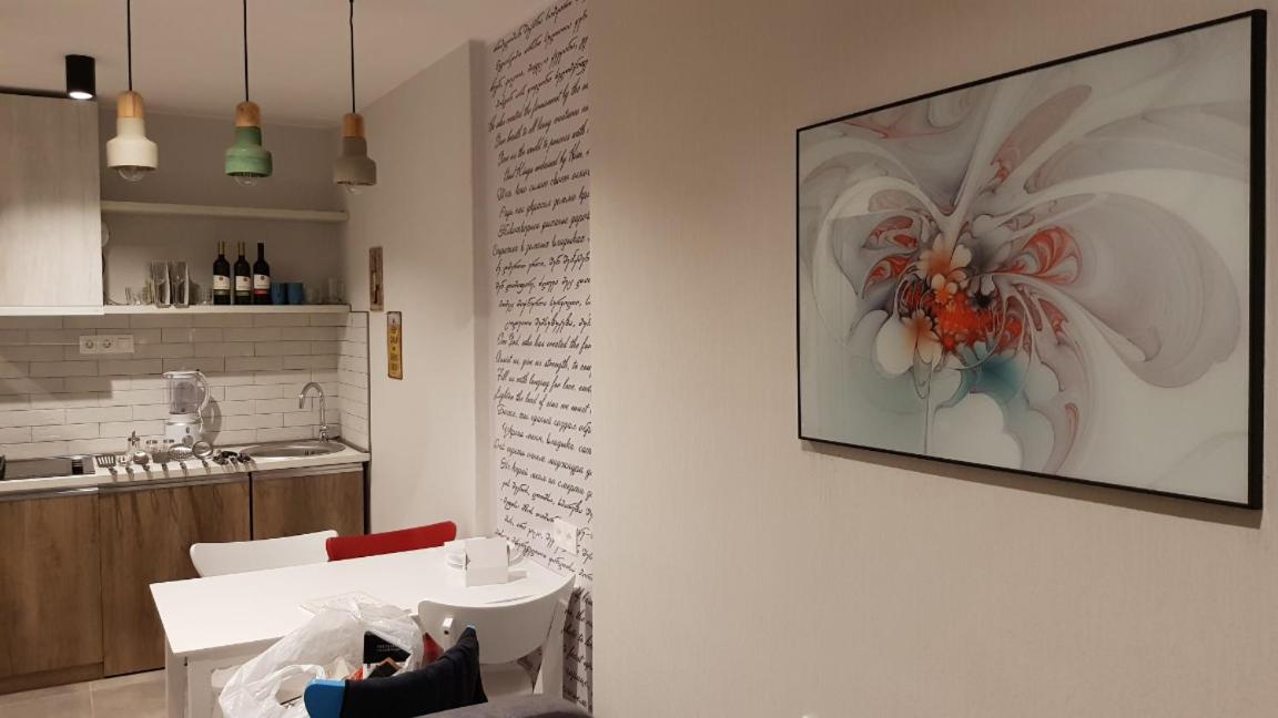 Your Home in Tbilisi: Cosy stay in the Old City view 2