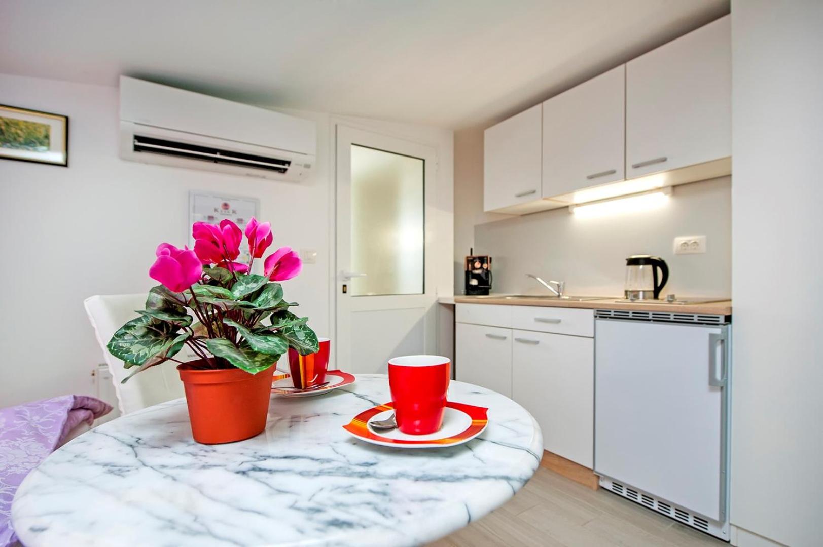 Keser Apartments