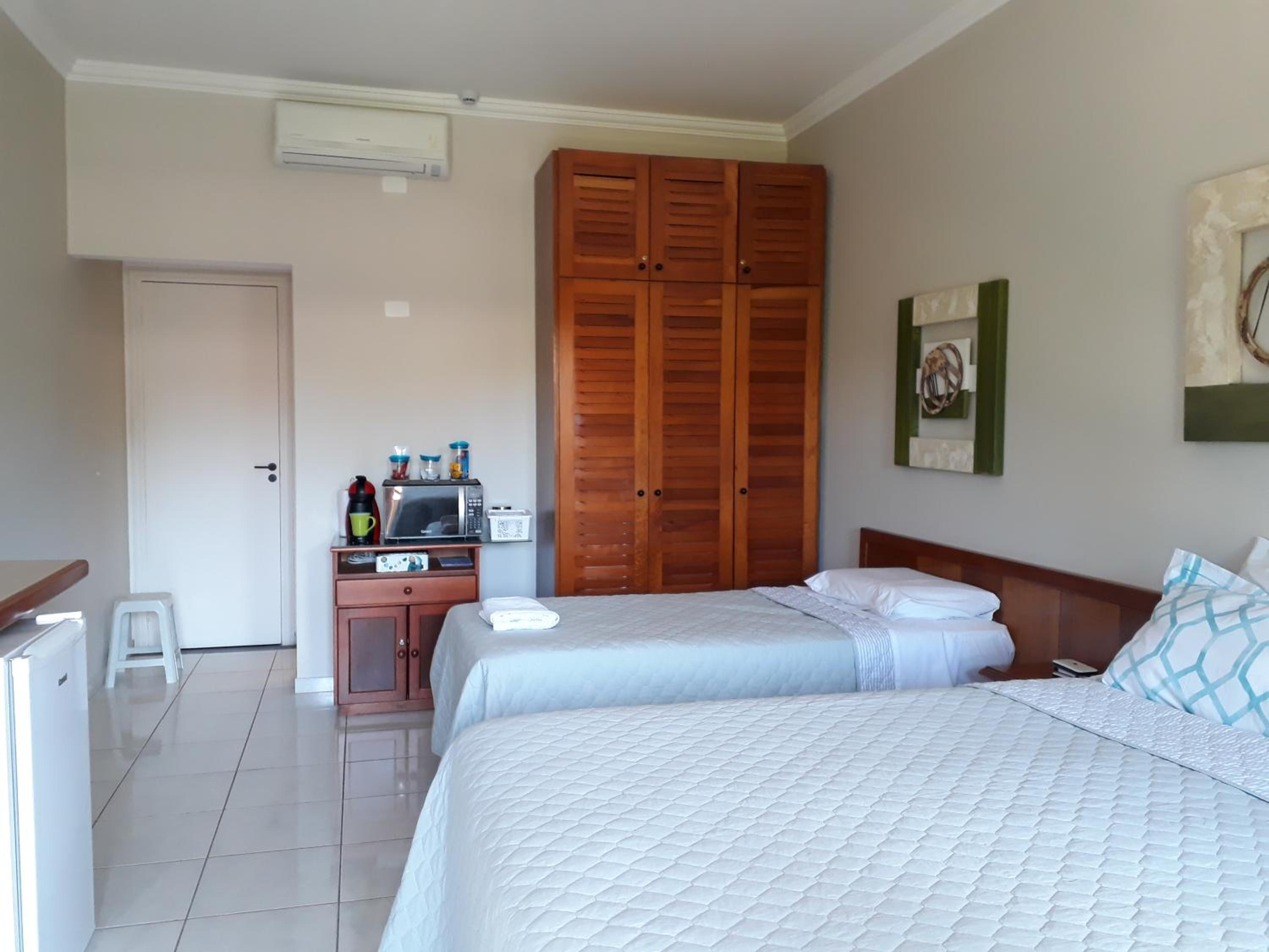 Amarilis Flat Service