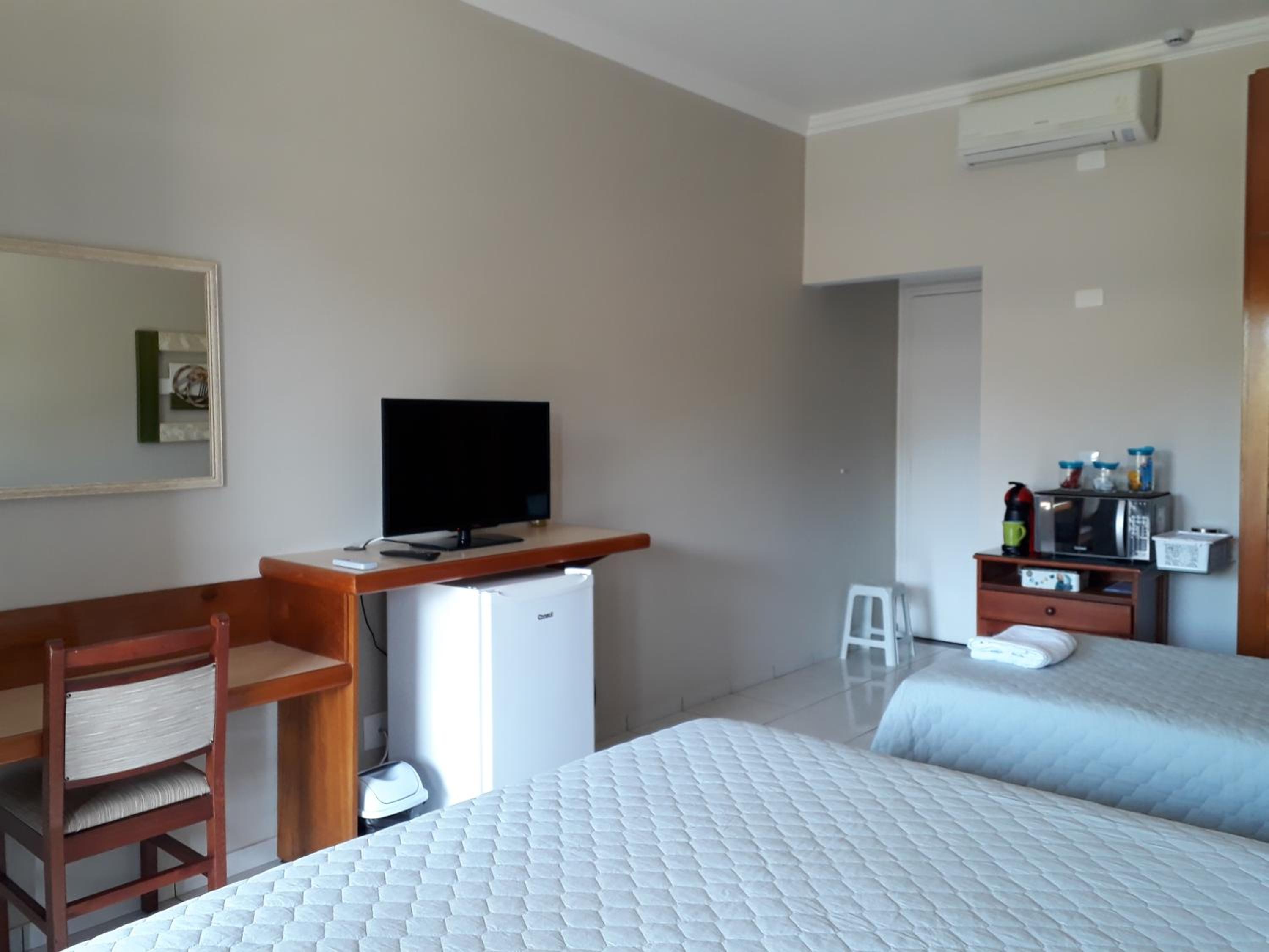 Amarilis Flat Service