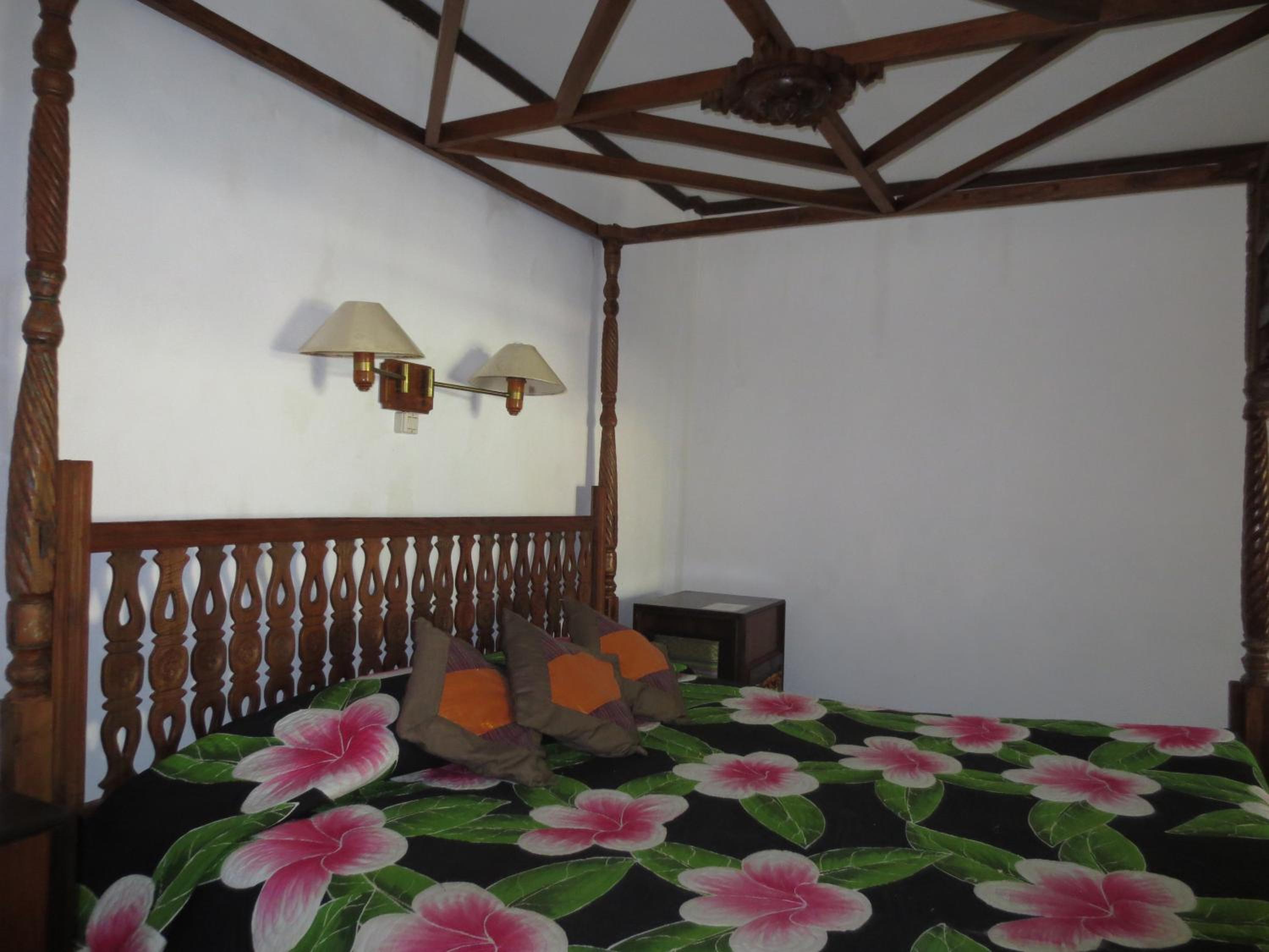 Gazebo Beach Hotel