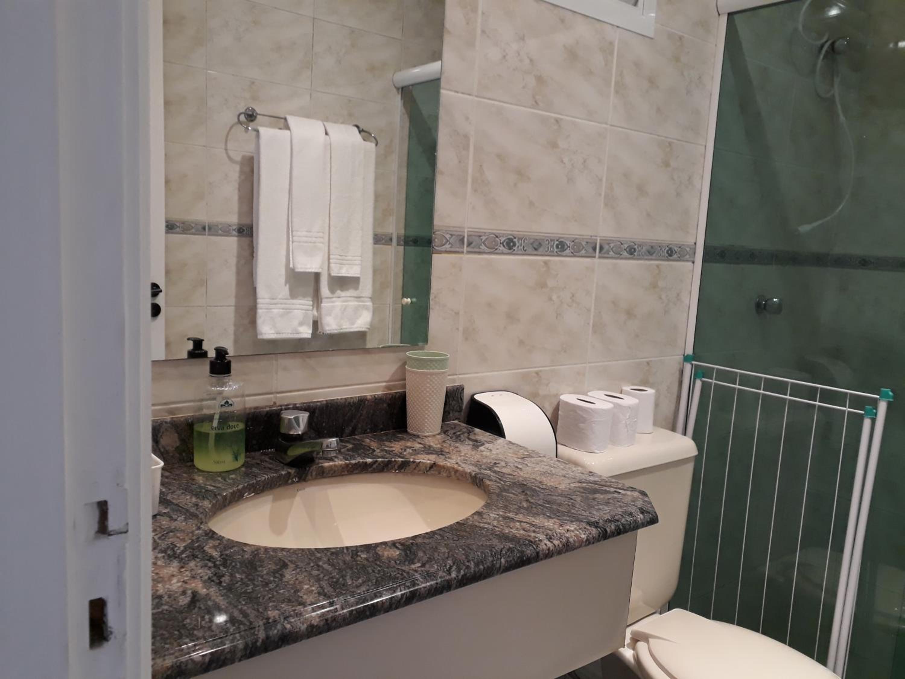 Amarilis Flat Service