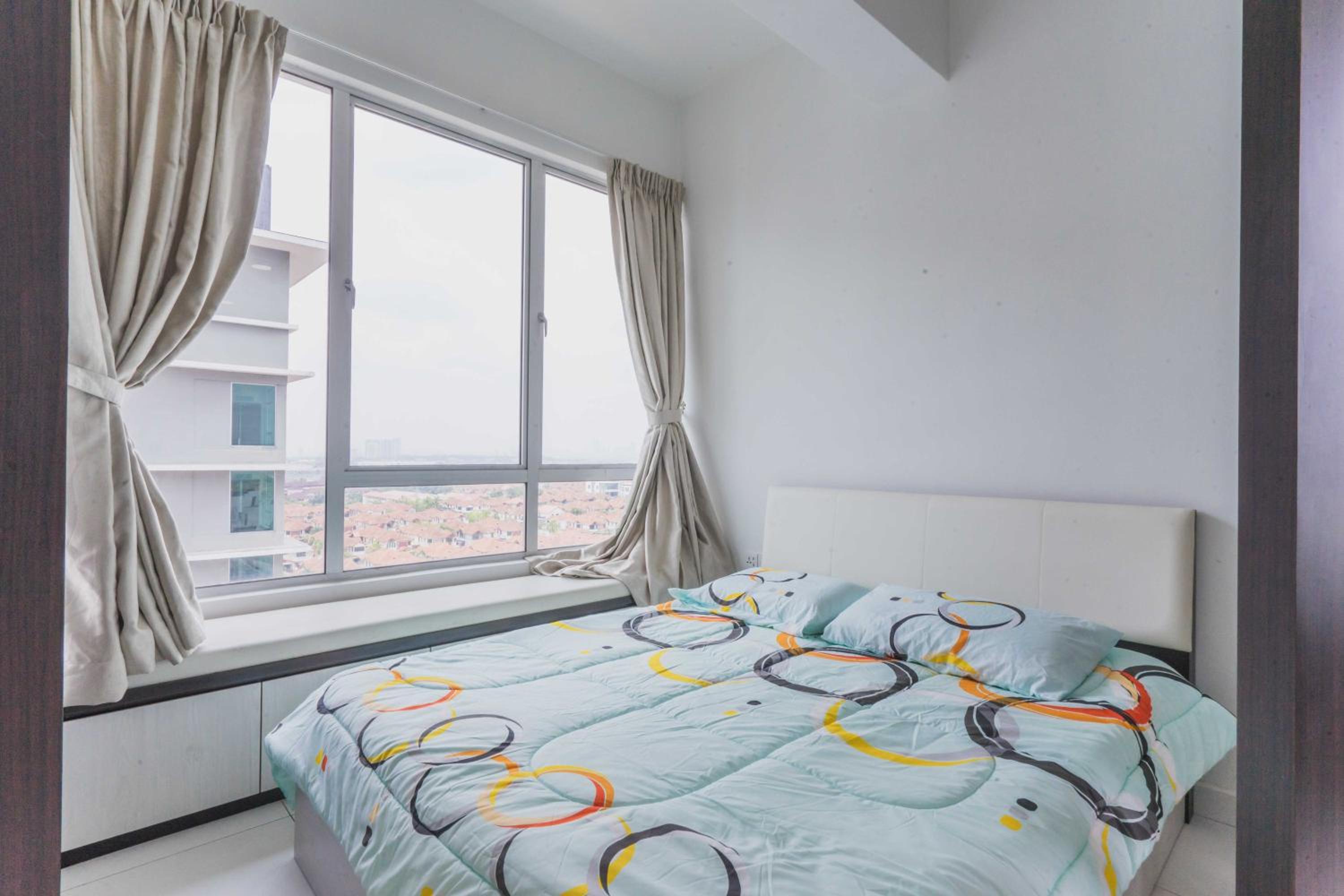 Shawn's Akademic Suites Sky View B#11-27 (肖恩天空之城) at Mount Austin