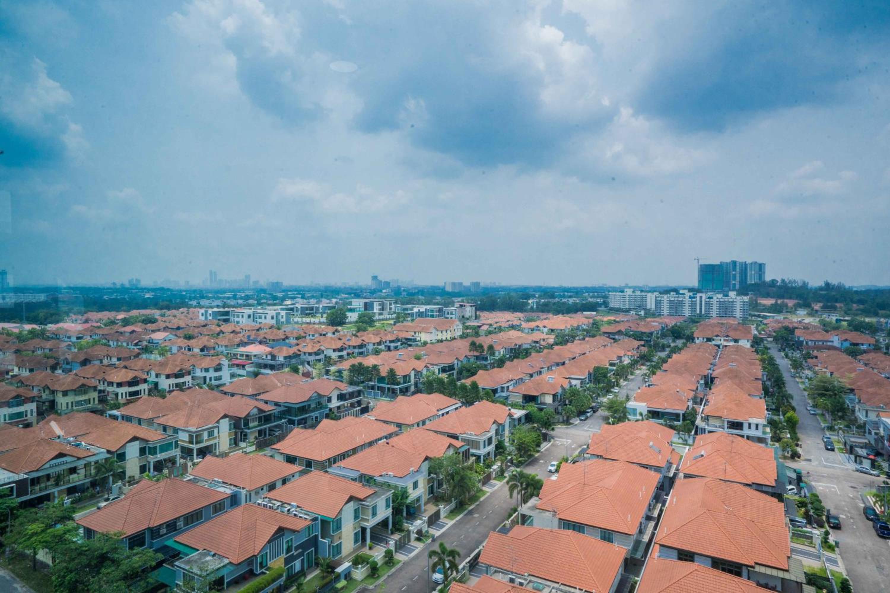 Shawn's Akademic Suites Sky View B#11-27 (肖恩天空之城) at Mount Austin