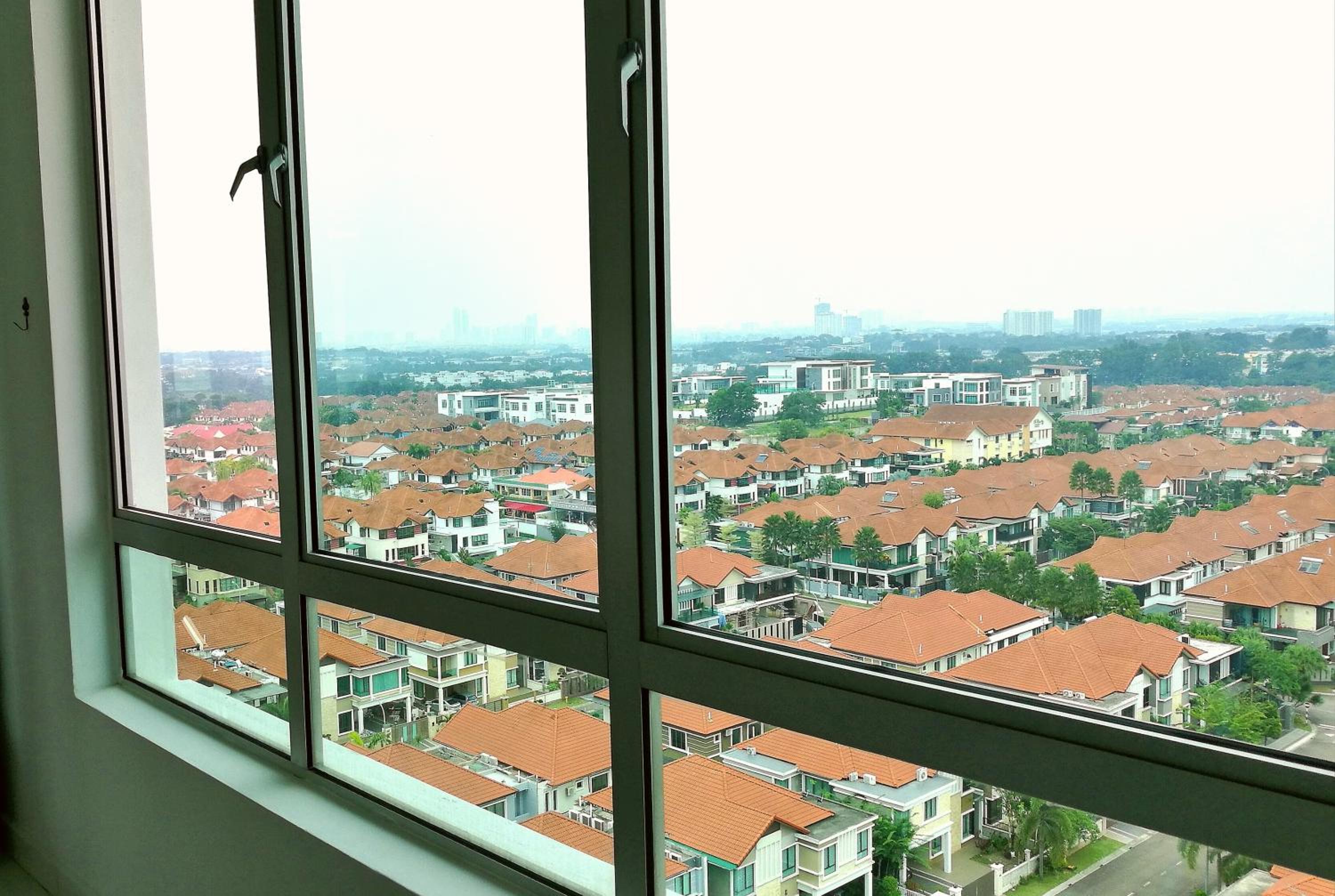 Shawn's Akademic Suites Sky View B#11-27 (肖恩天空之城) at Mount Austin