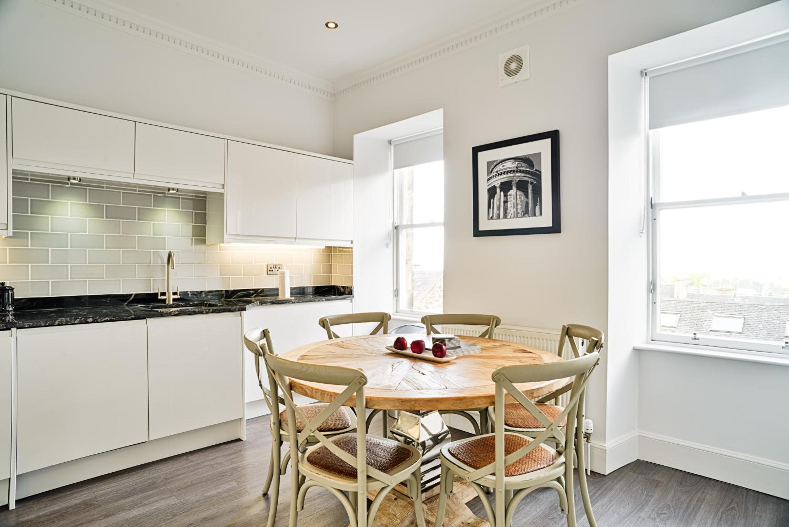 JOIVY Luxury Flats on George Street