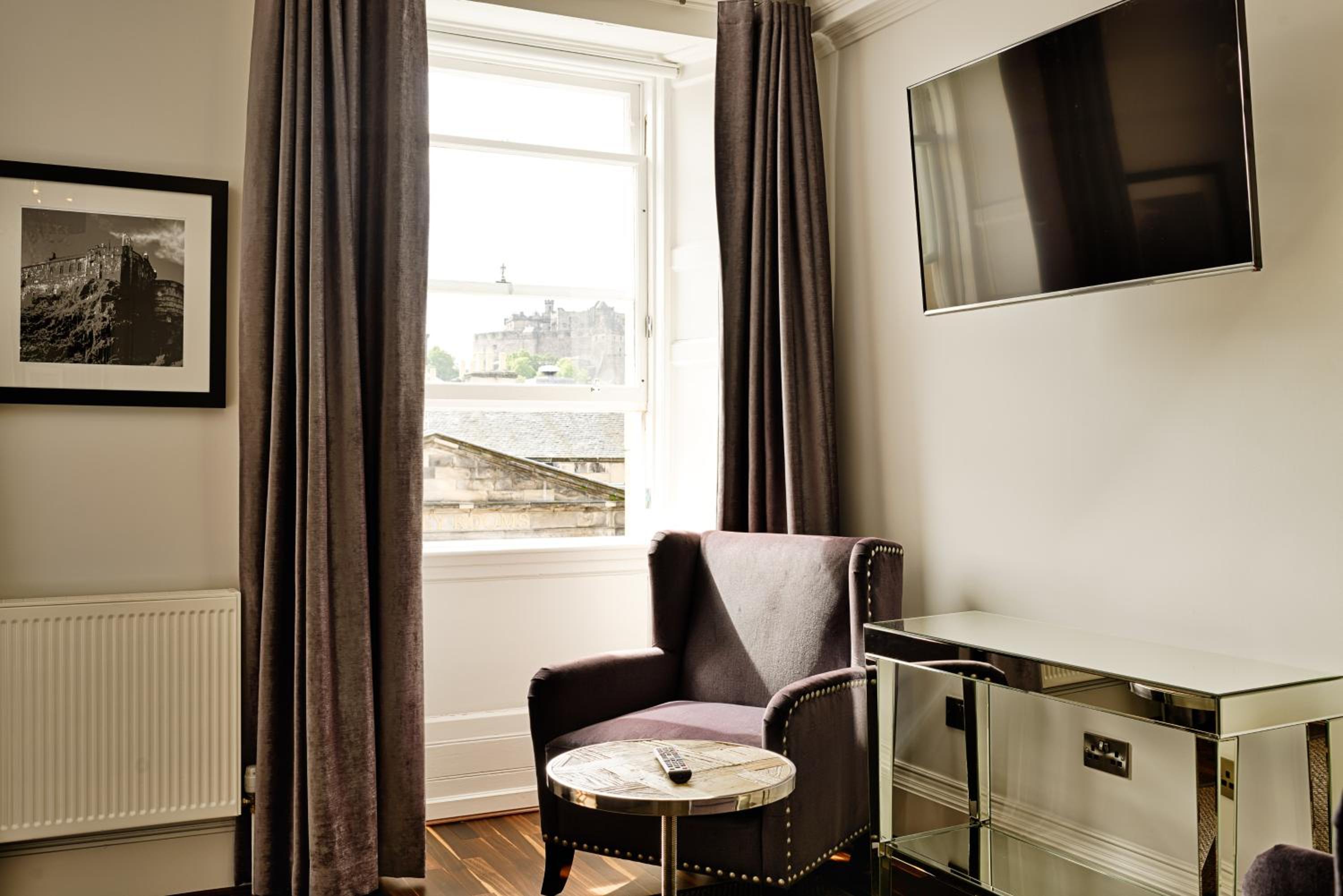 JOIVY Luxury Flats on George Street