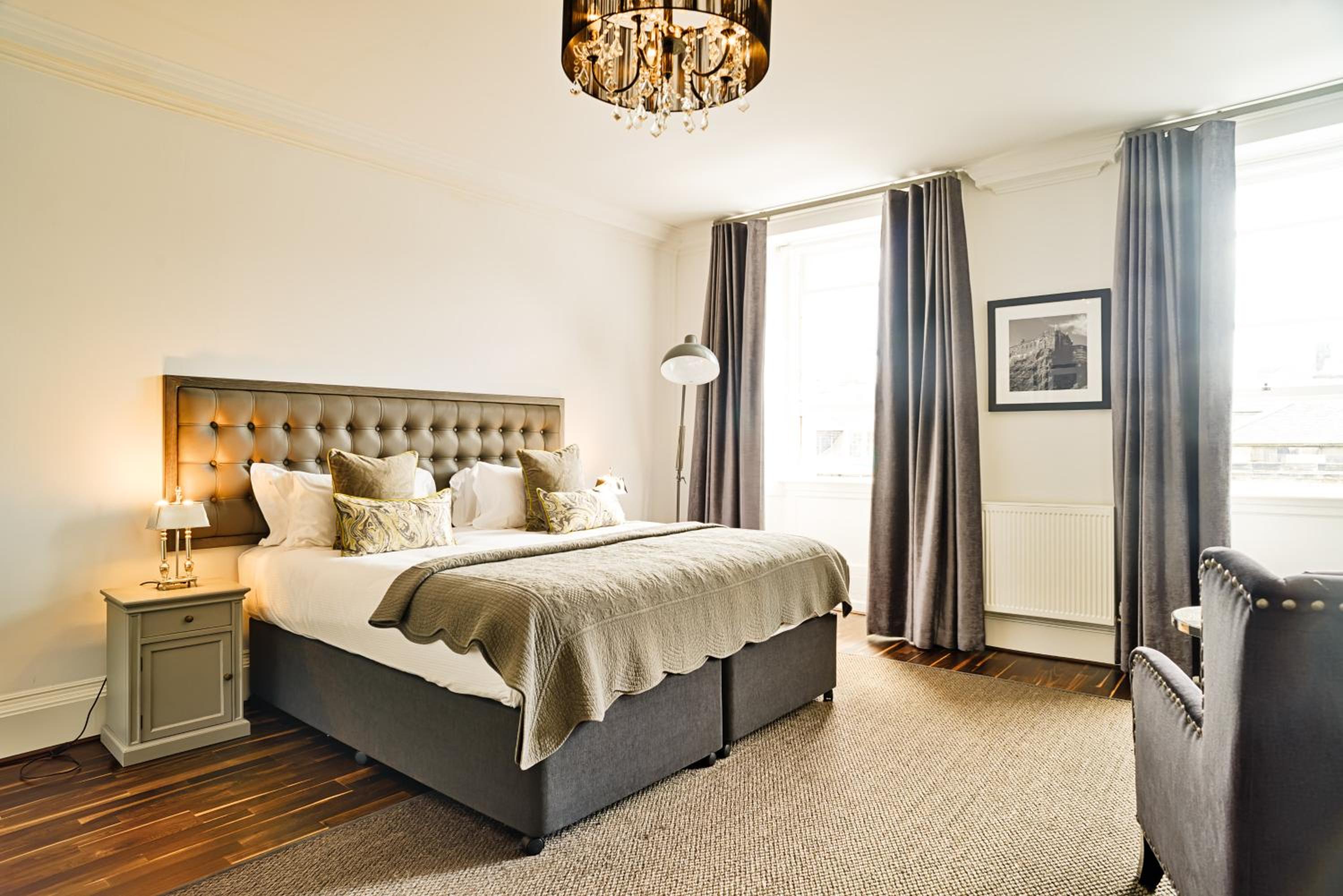 JOIVY Luxury Flats on George Street